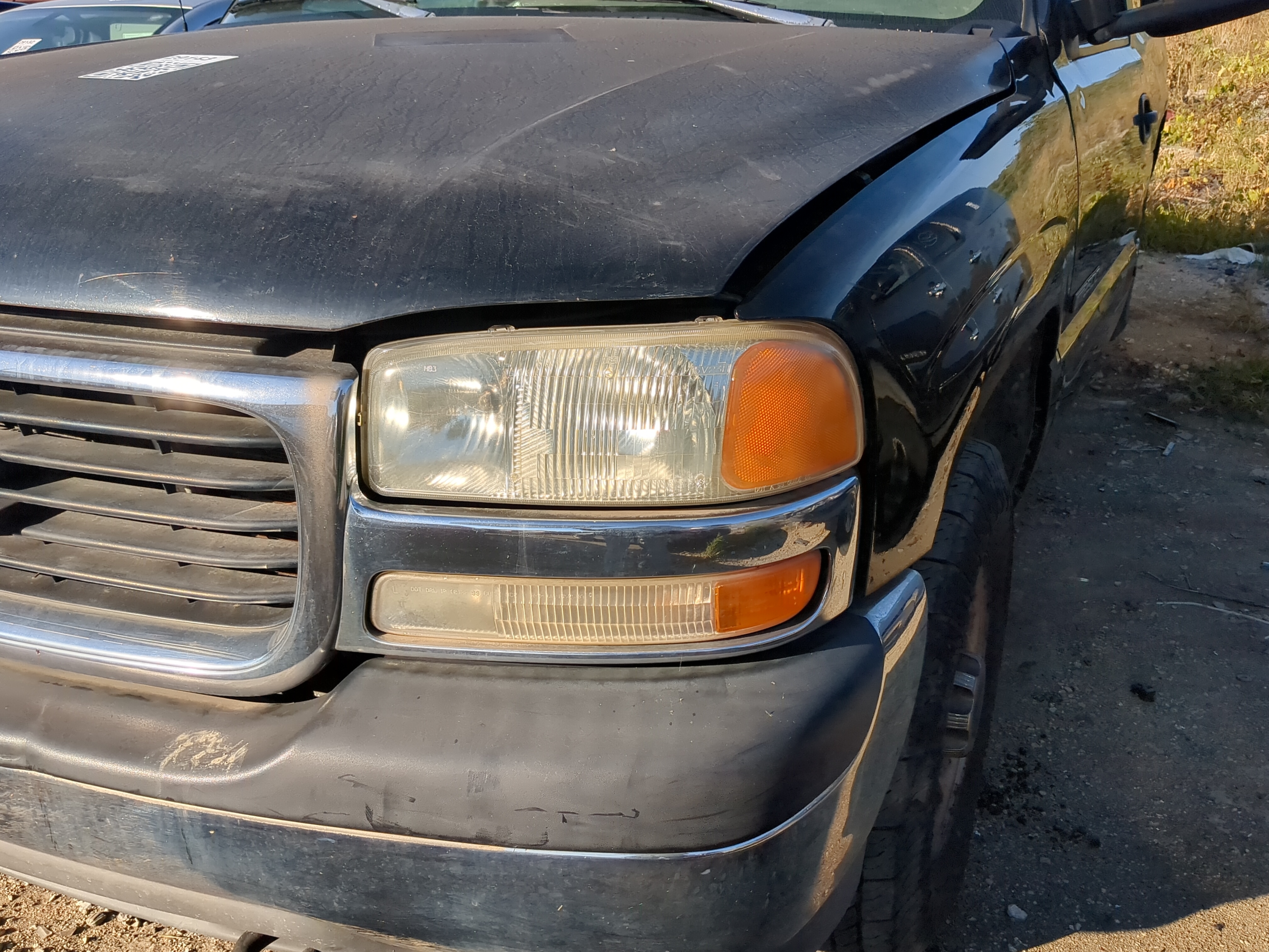 1999-2004 Gmc Sierra 2500 Driver Left Oem Head Light Headlight Lamp 1181860 - Oemusedautoparts1.com