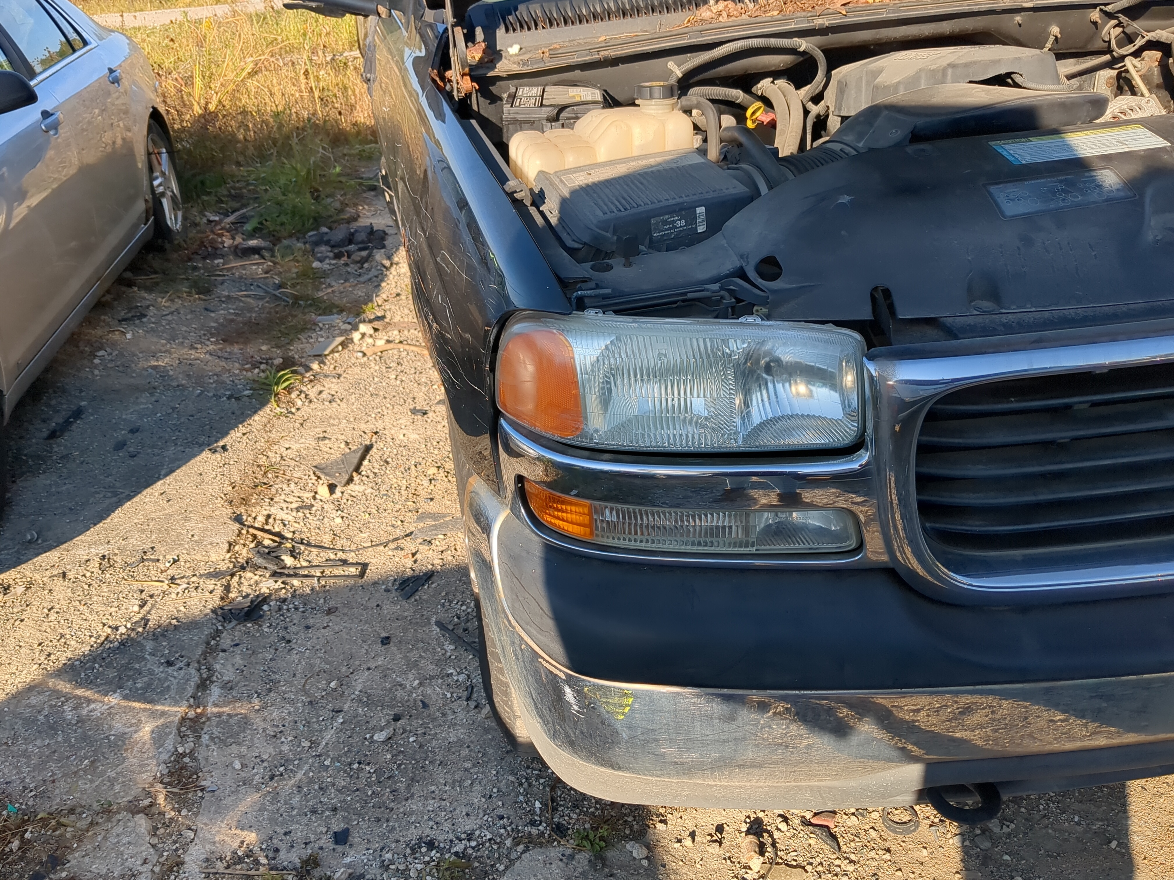 1999-2004 Gmc Sierra 2500 Passenger Right Oem Head Light Headlight Lamp 1181861 - Oemusedautoparts1.com