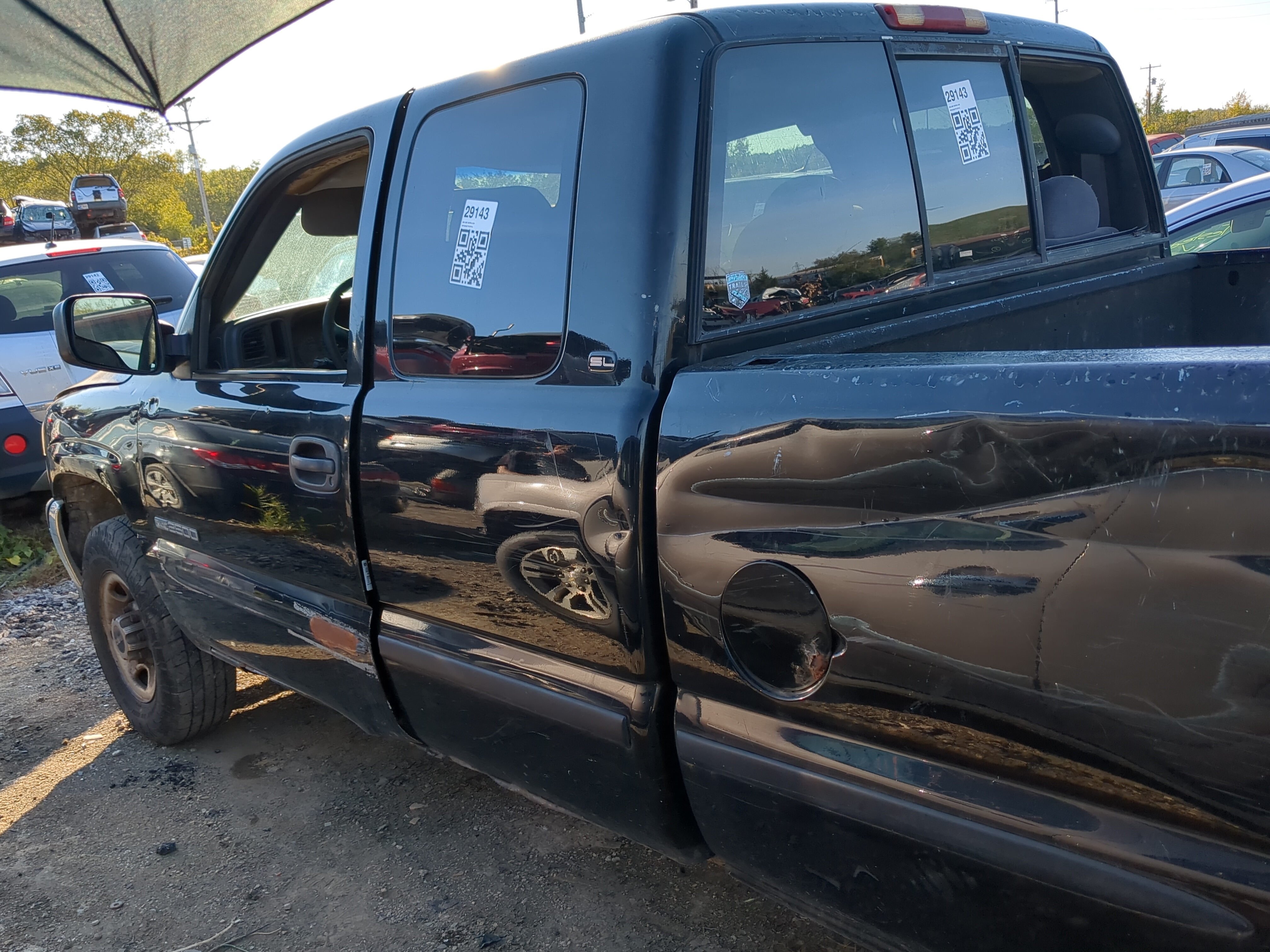 2000-2004 Gmc Sierra 2500 Driver Rear Door Oem 1181892 - Oemusedautoparts1.com