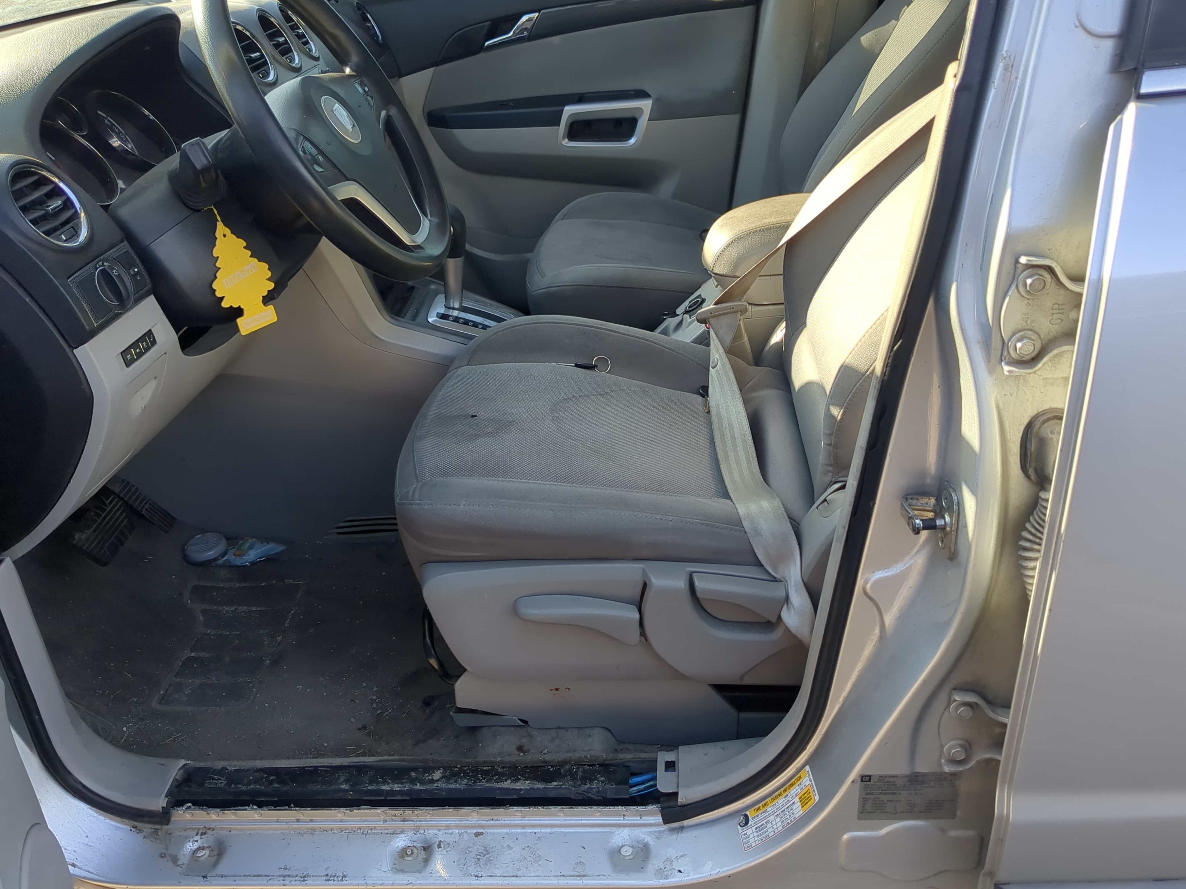 Picture of 2008-2010 Saturn Vue Driver Front Seat Oem 1182045