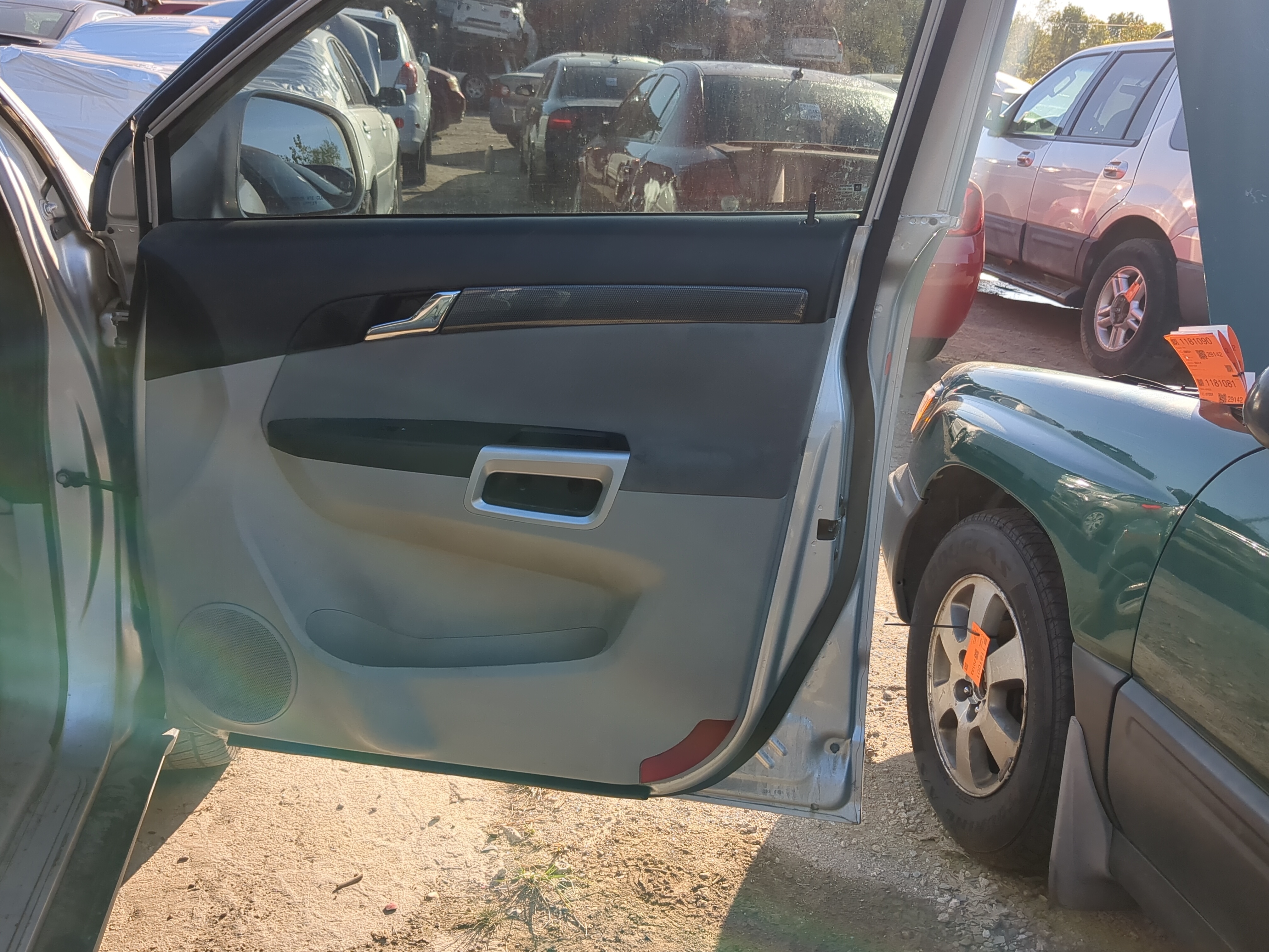 Picture of 2009 Saturn Vue Front Right Passenger Interior Door Panel Trim 1182089