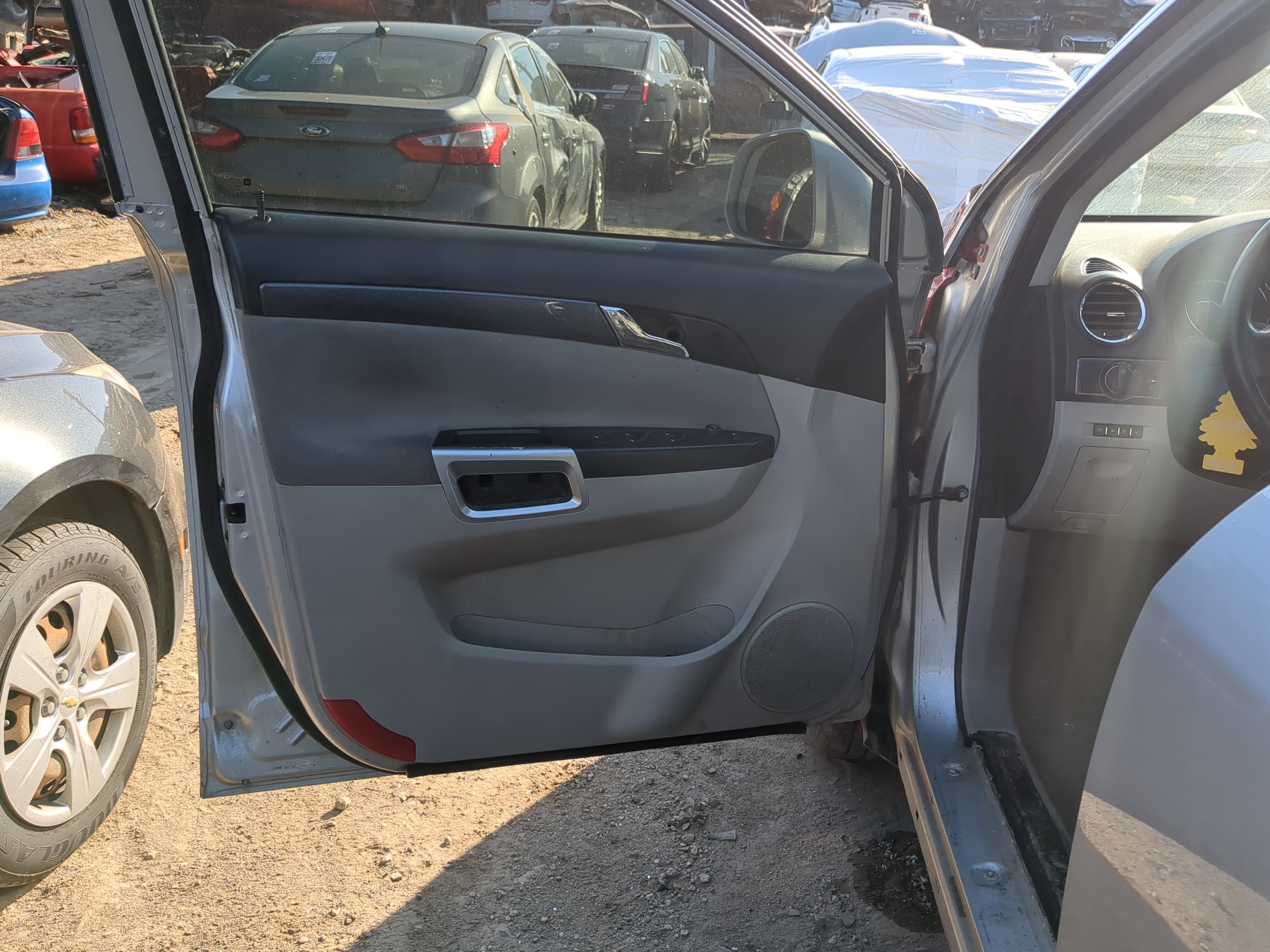Picture of 2009 Saturn Vue Front Left Driver Interior Door Panel Trim 1182105