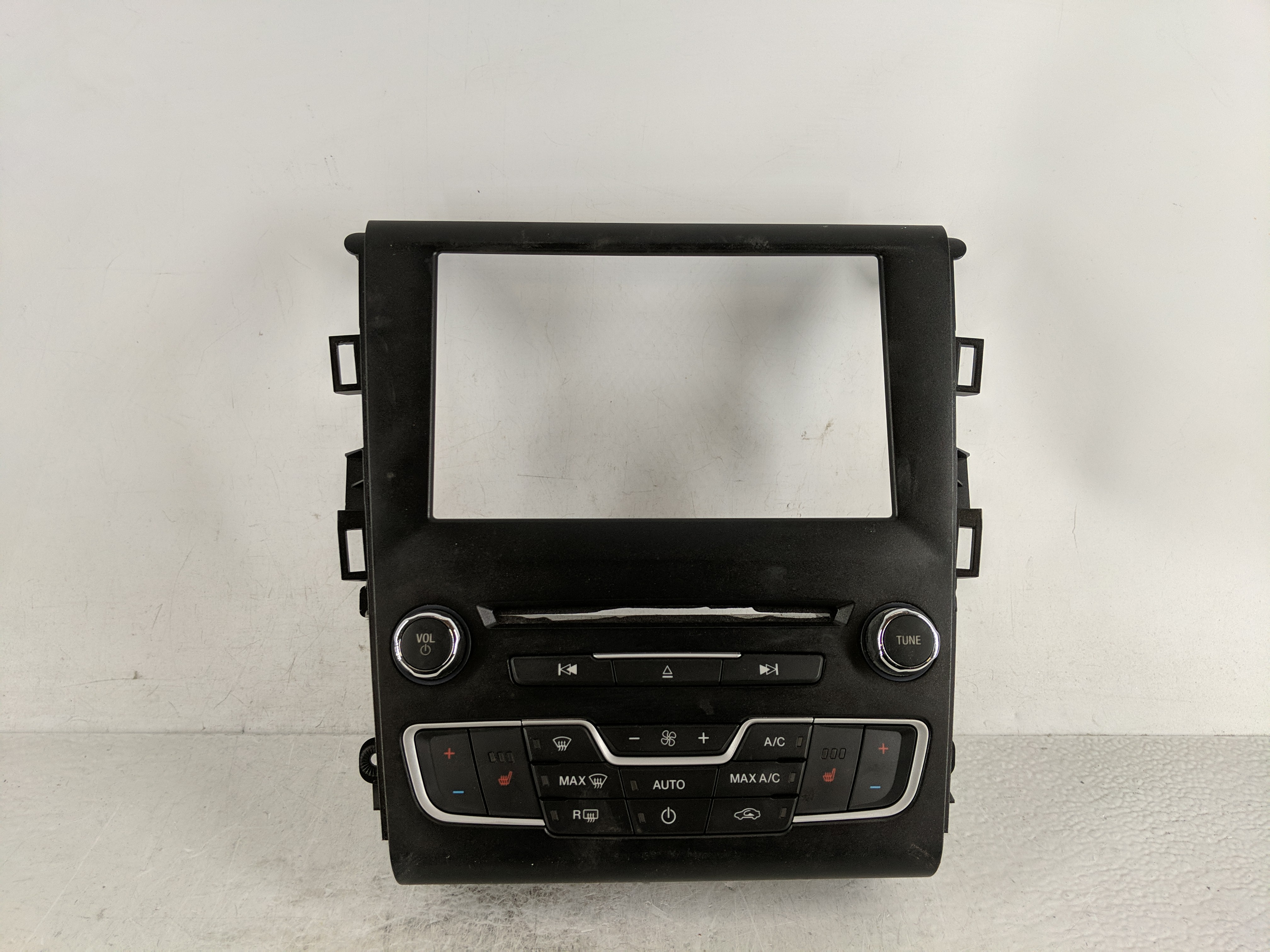 2017-2017 Ford Fusion Radio Control Panel 1182242 - Oemusedautoparts1.com