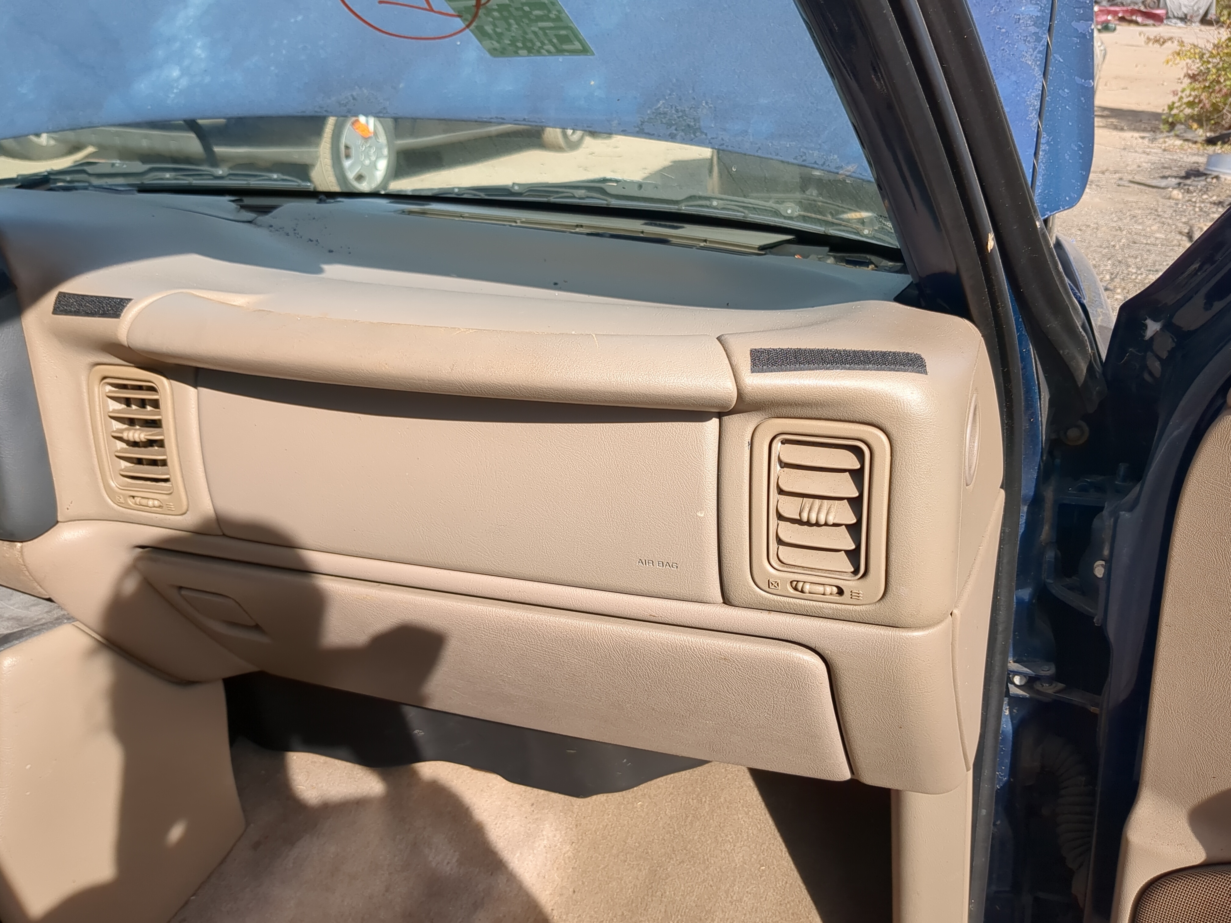 2000-2003 Chevrolet Silverado 1500 Air Bag Passenger Right Dashboard Oem 1182602 - Oemusedautoparts1.com