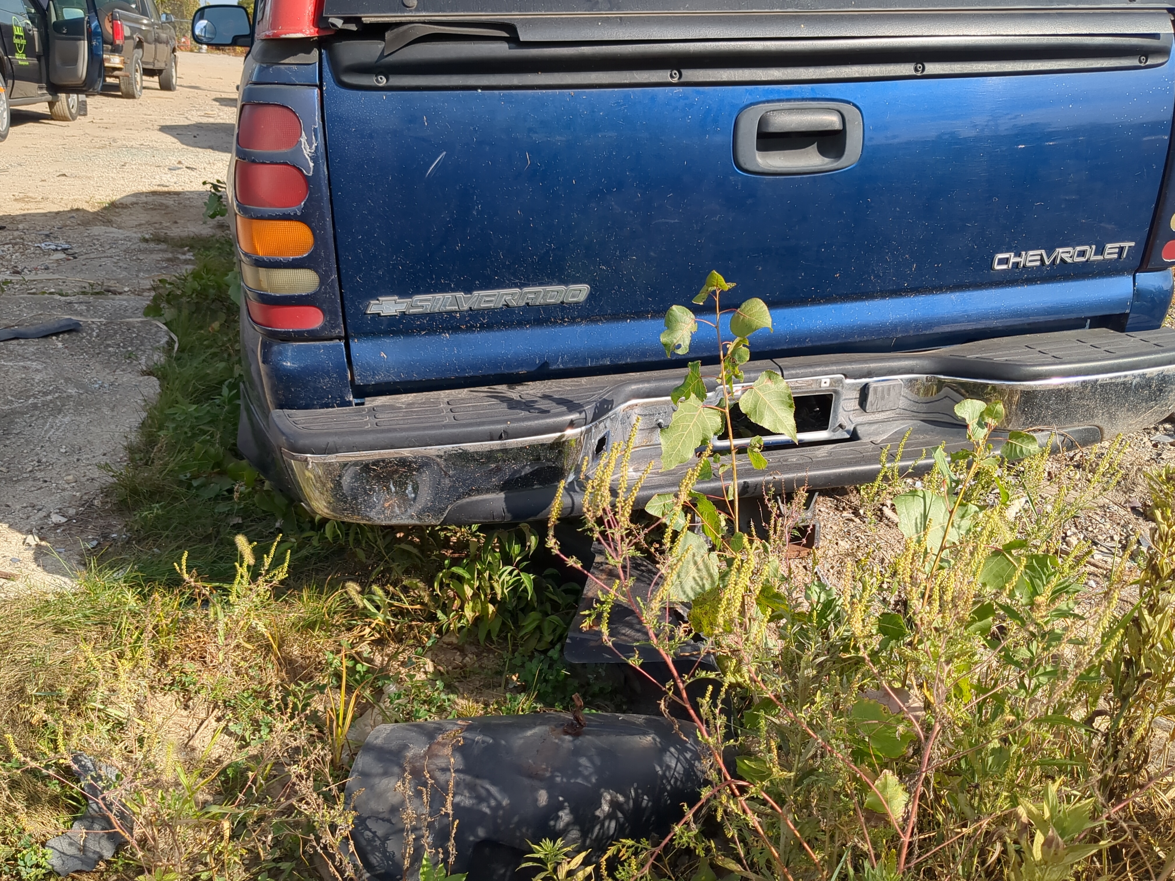 1999-2007 Chevrolet Silverado 1500 Rear Bumper Assembly Oem 1182644 - Oemusedautoparts1.com