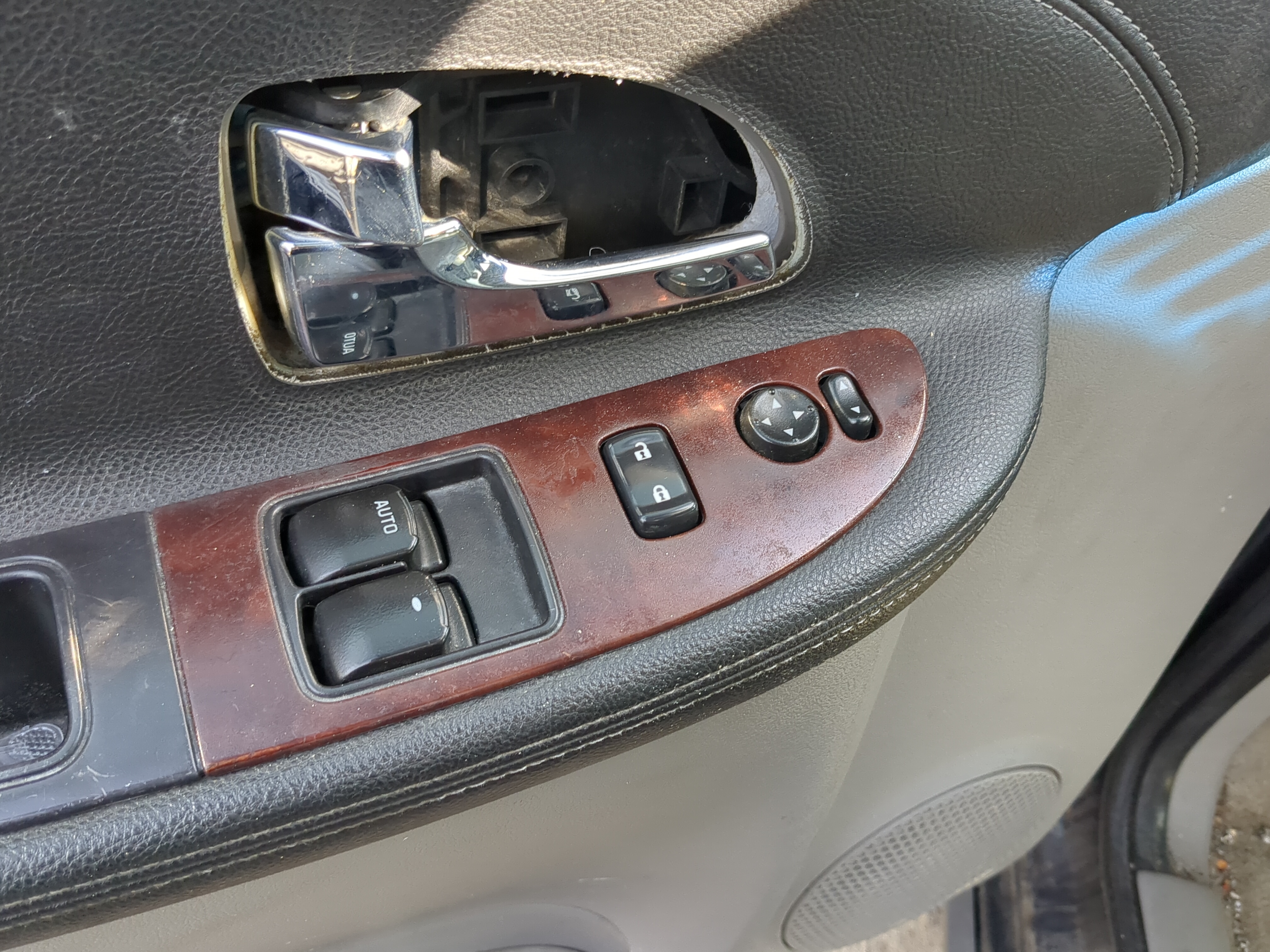 Picture of 2005-2009 Chevrolet Uplander Driver Left Door Master Power Window Switch 1182748