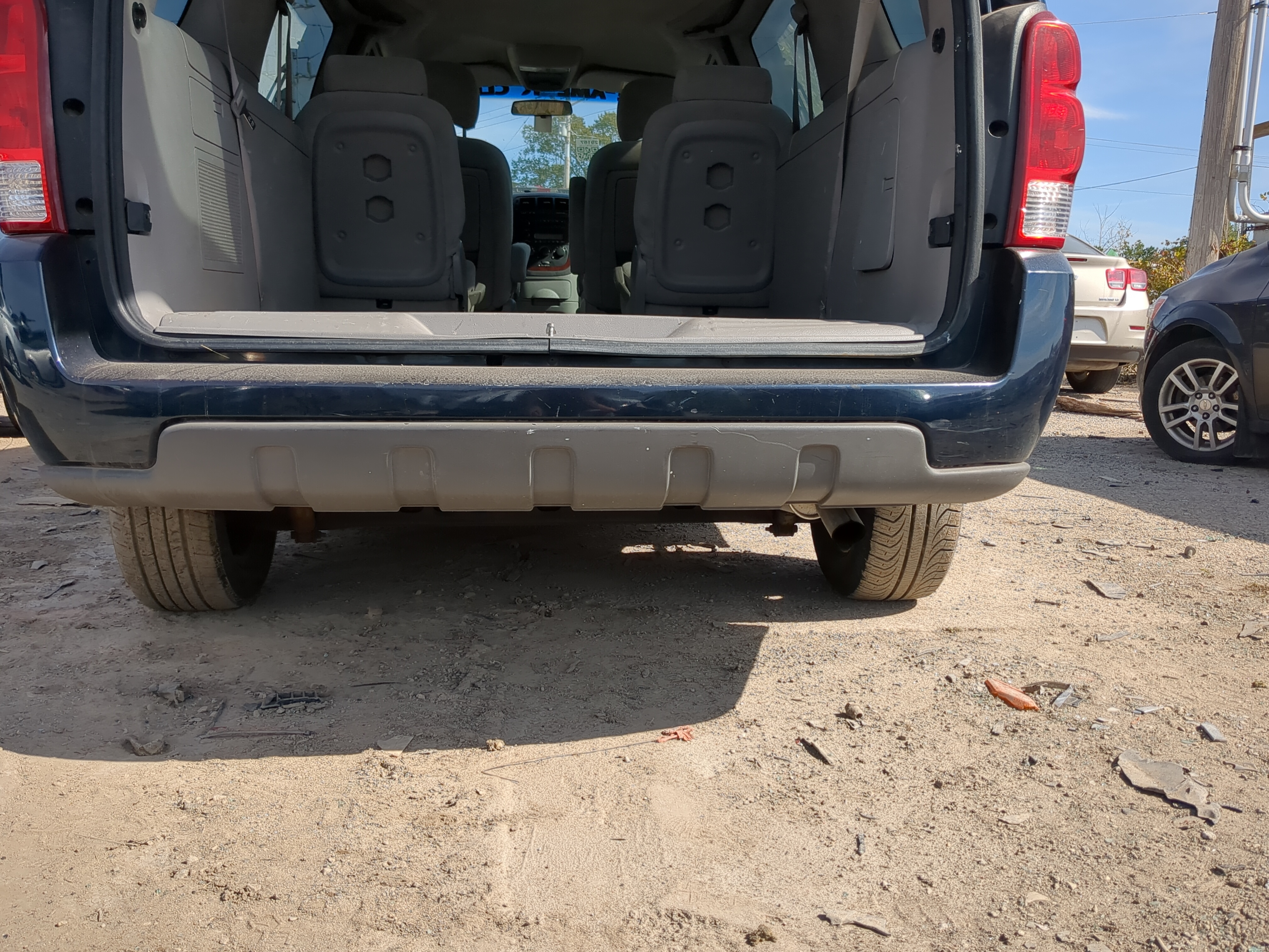 2005-2009 Chevrolet Uplander Rear Bumper Assembly Oem 1182825 - Oemusedautoparts1.com