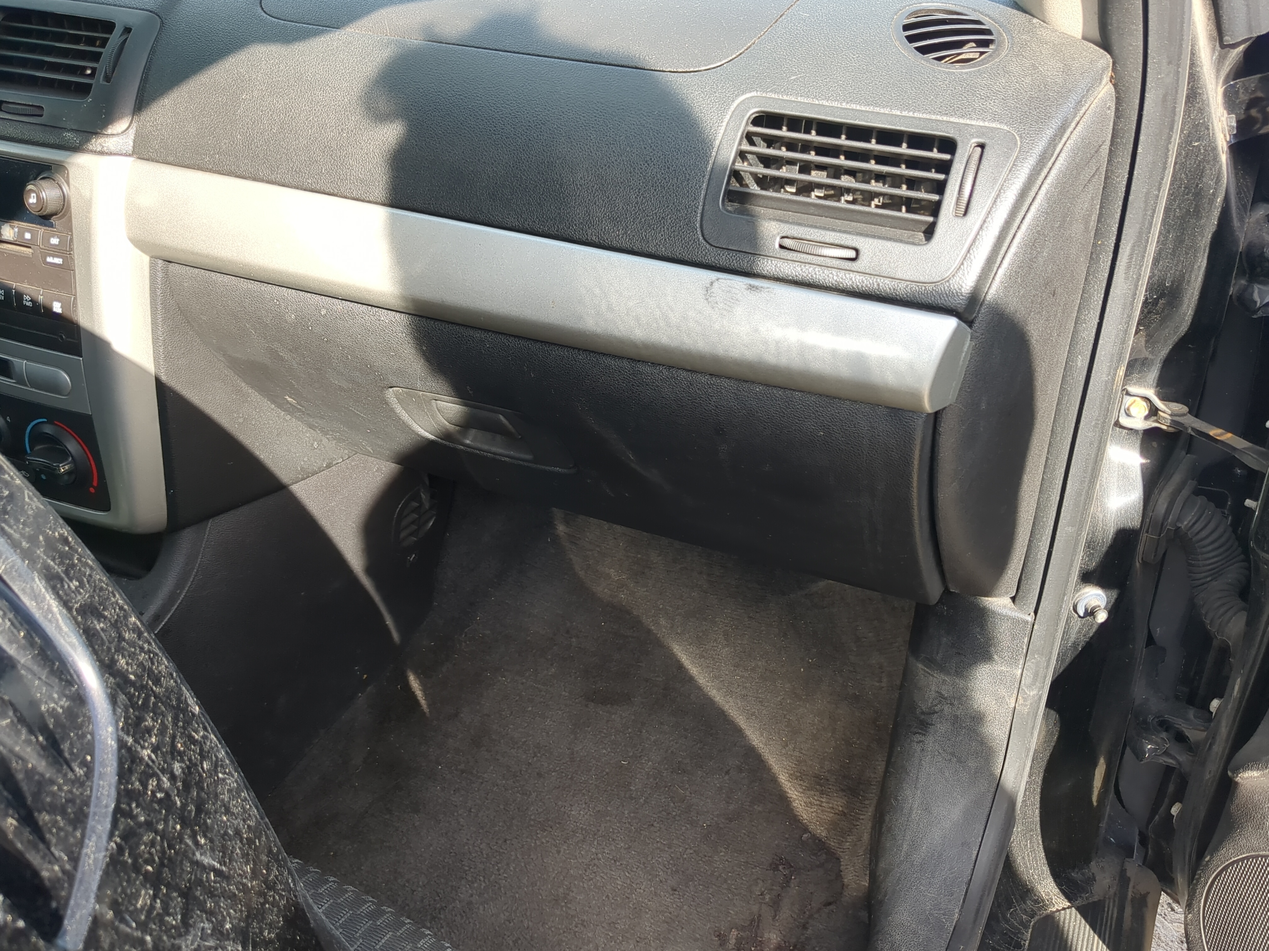 2010 Chevrolet Cobalt Passenger Glove Box Door Storage Compartment 1182999 - Oemusedautoparts1.com