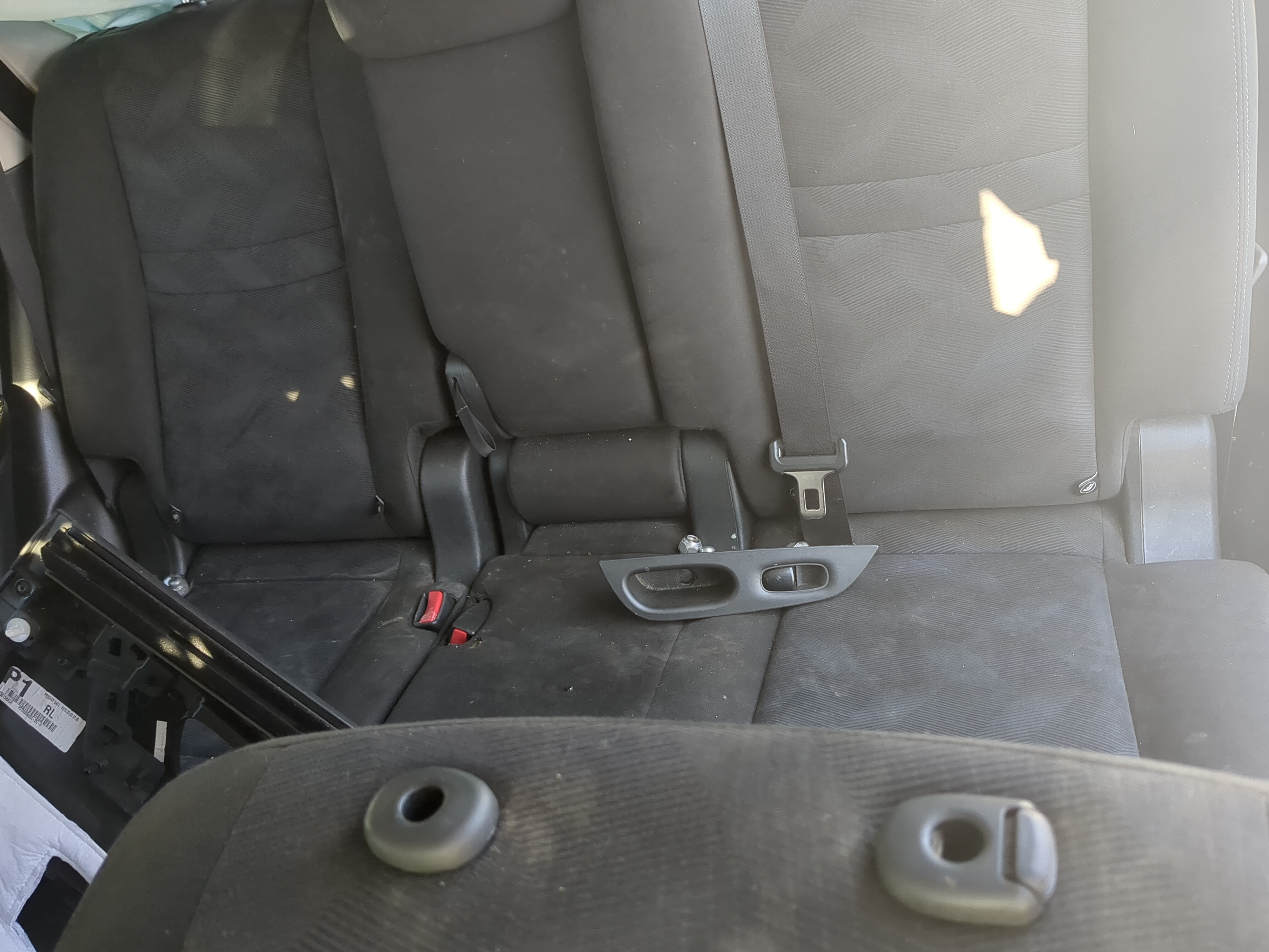 2015 Nissan Rogue Rear Seat Oem 1183146 - Oemusedautoparts1.com