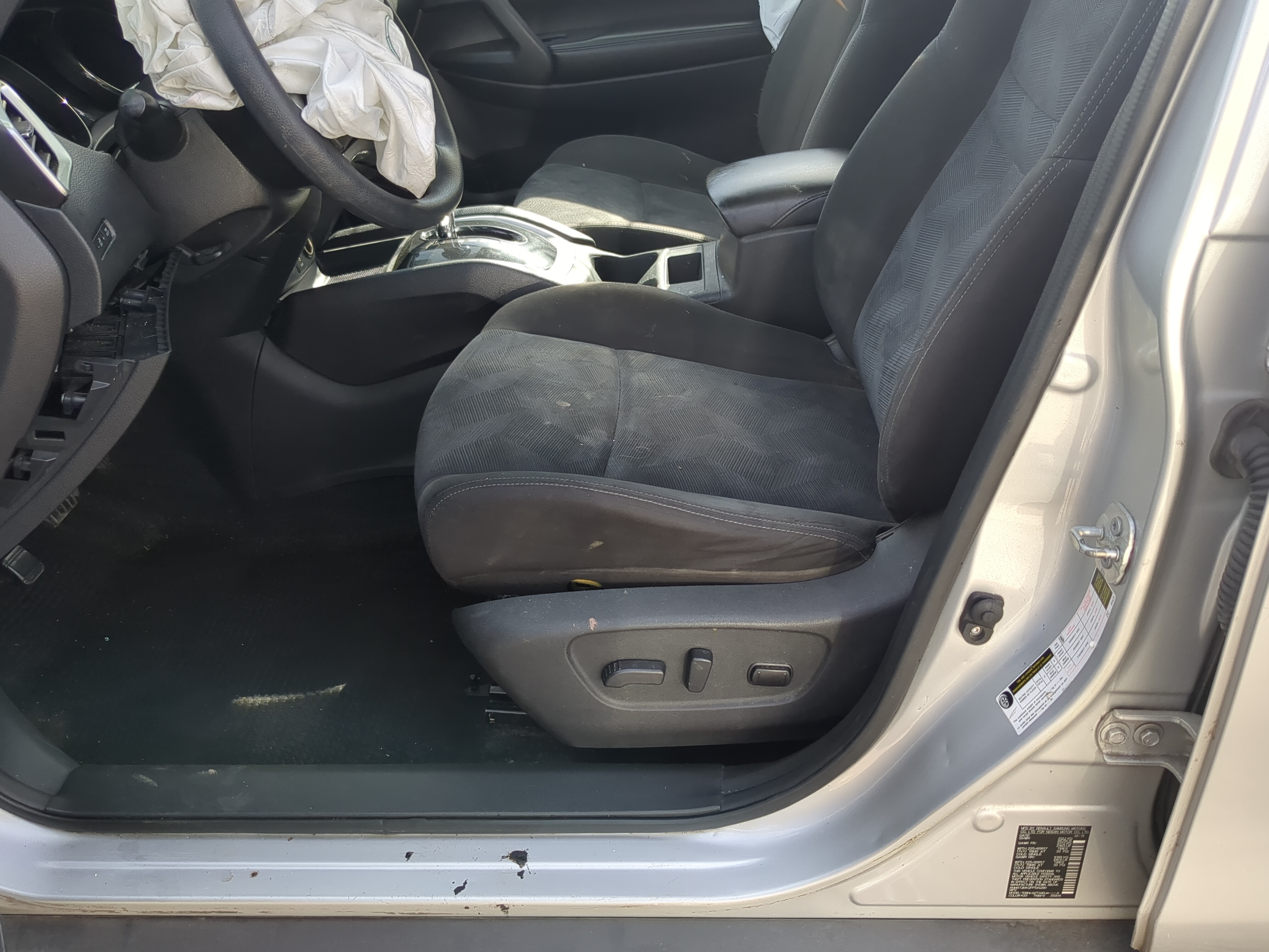 Picture of 2015-2016 Nissan Rogue Driver Front Seat Oem 1183176