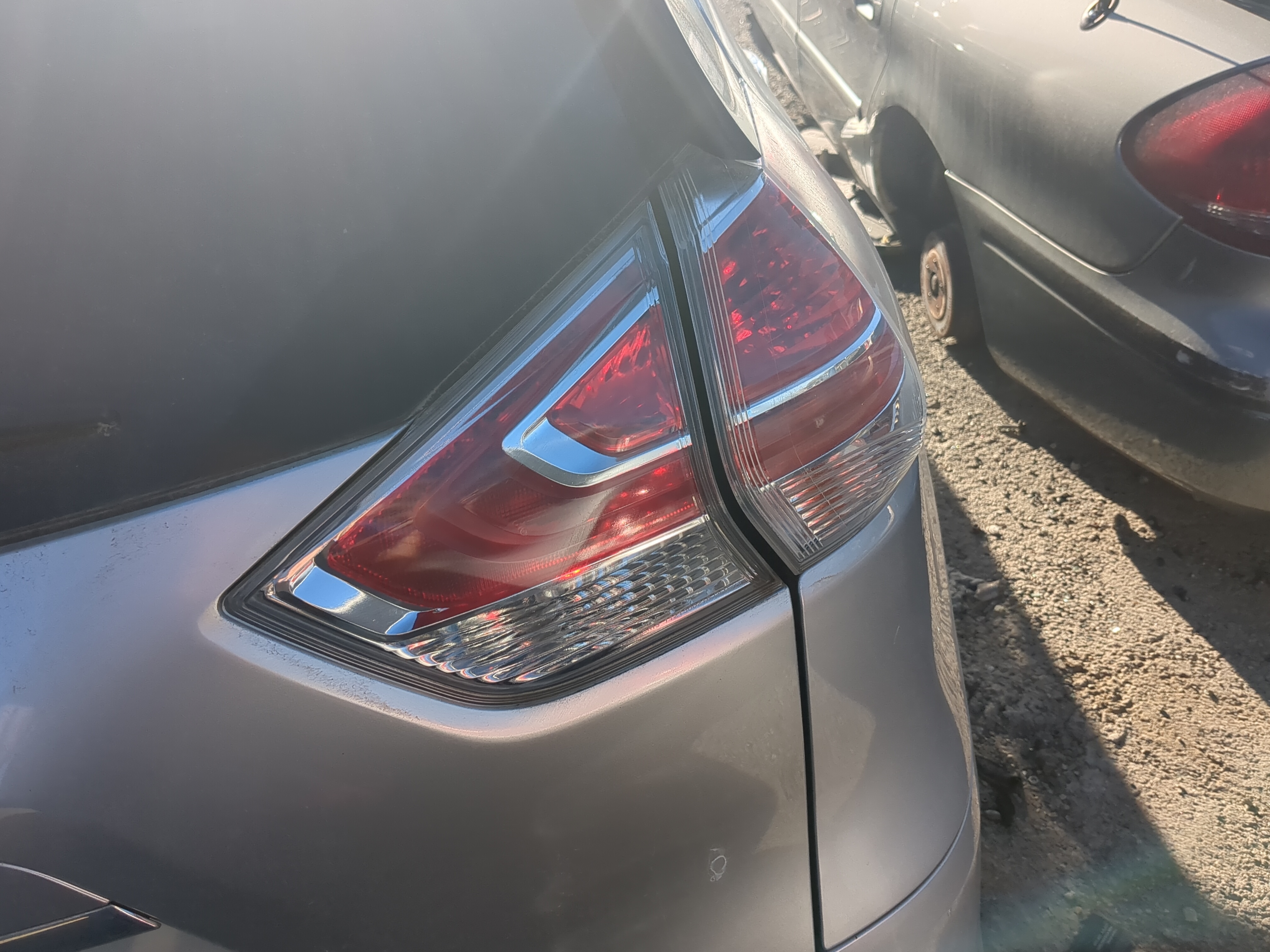 Picture of Tail Lights 2015 NISSAN ROGUE