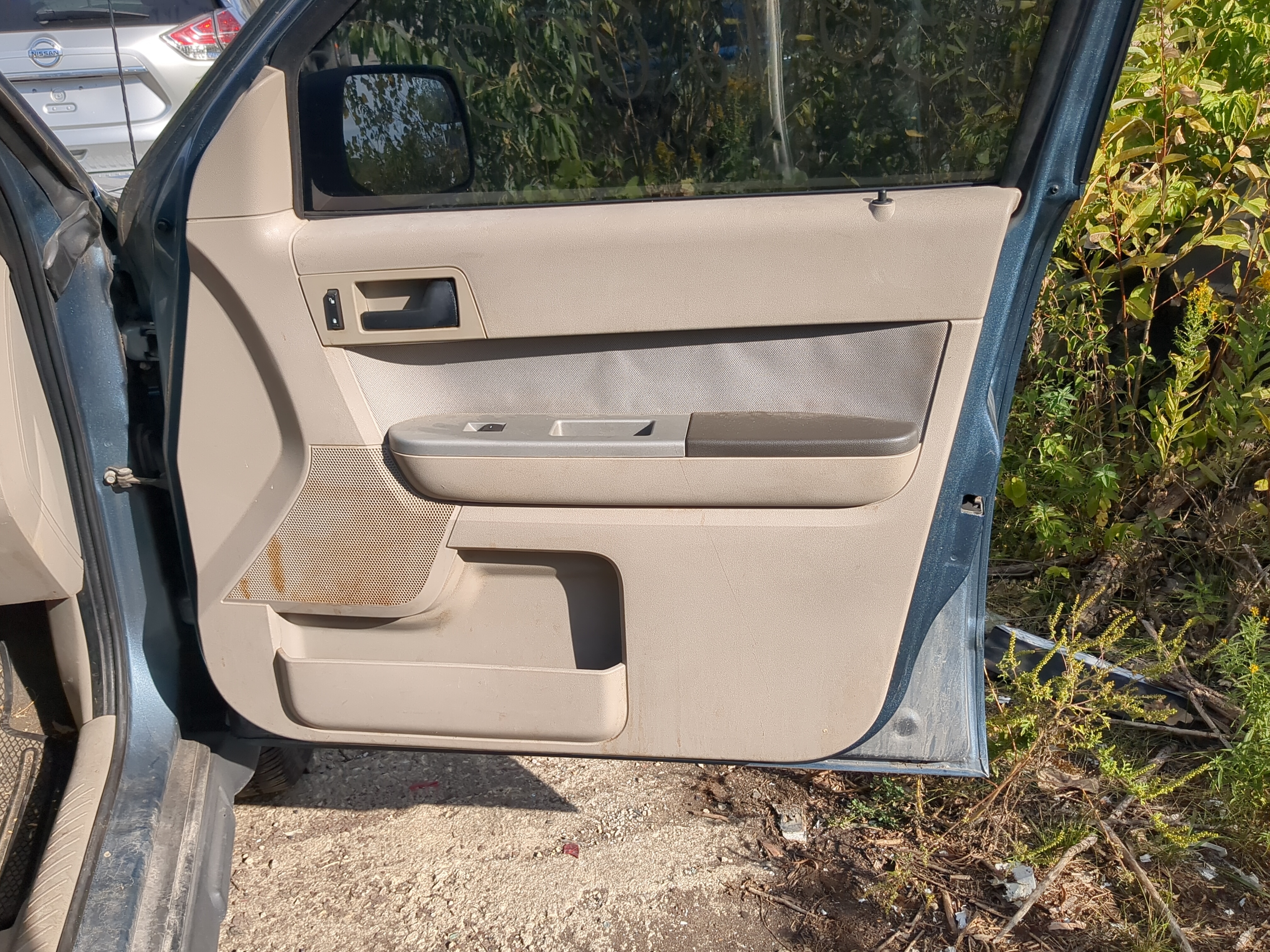 2011 Ford Escape Front Right Passenger Interior Door Panel Trim 1183315 - Oemusedautoparts1.com