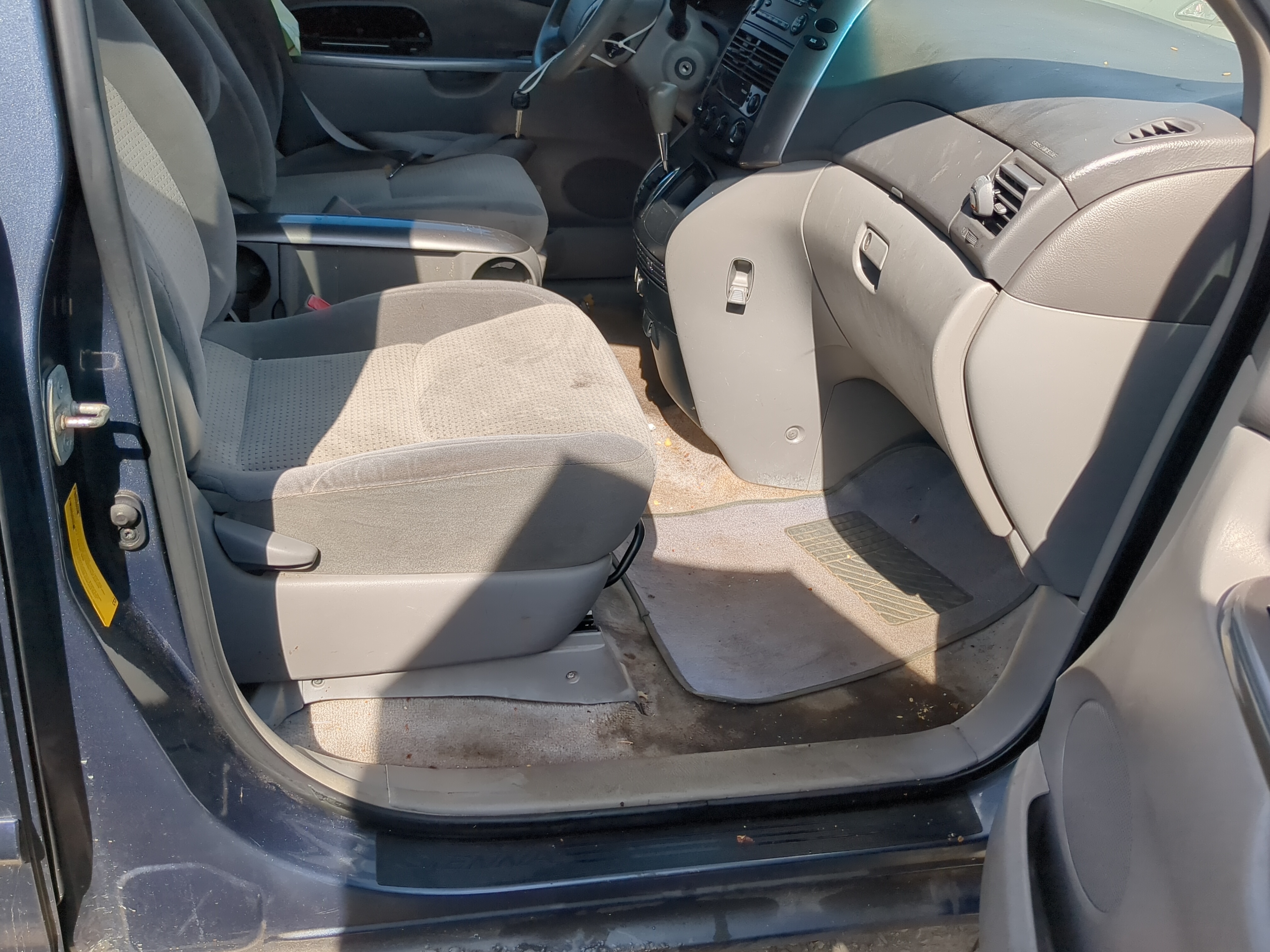 Picture of 2006-2008 Toyota Sienna Passenger Front Seat Oem 1183509