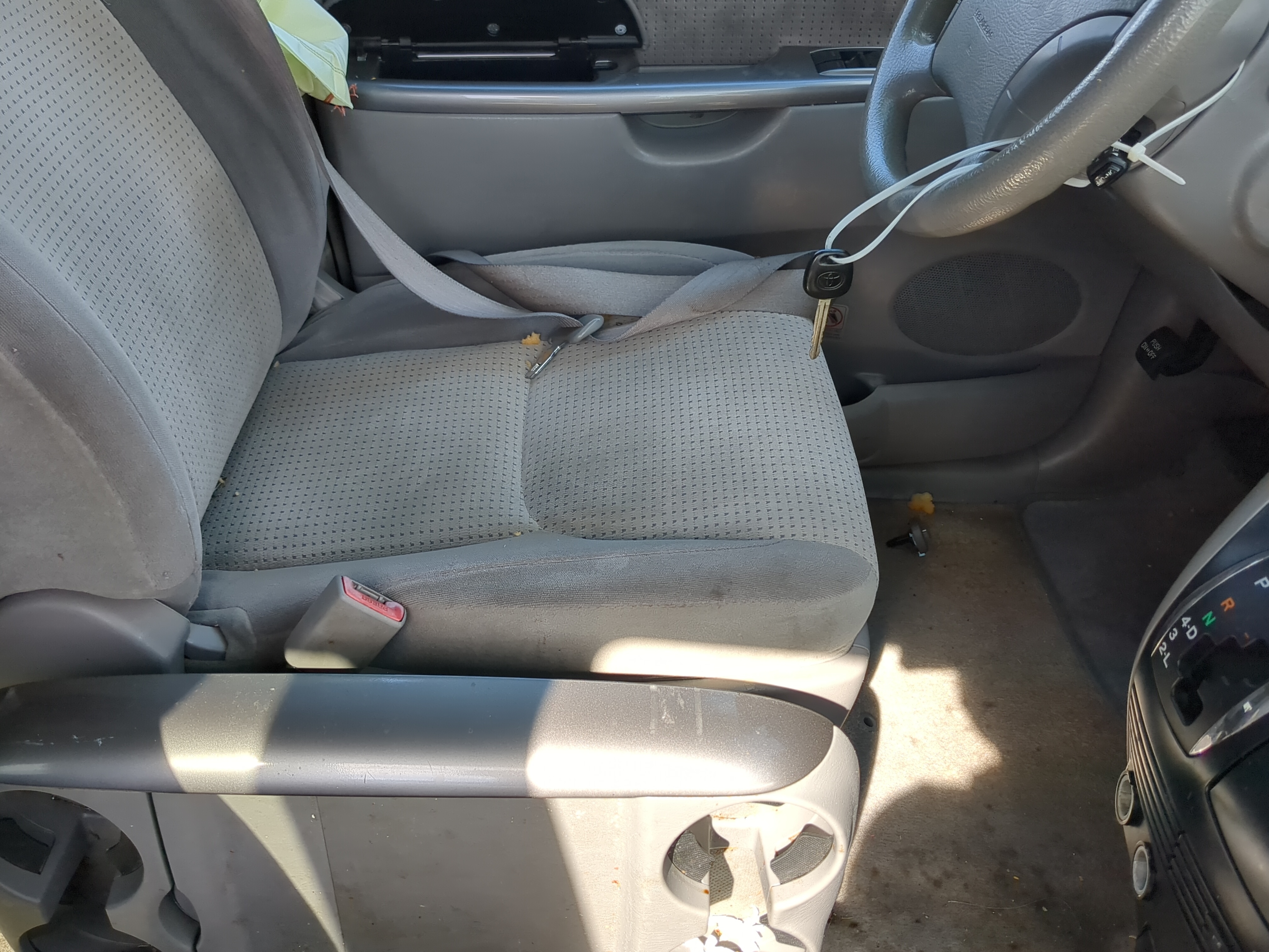 Picture of 2006-2008 Toyota Sienna Driver Front Seat Oem 1183529