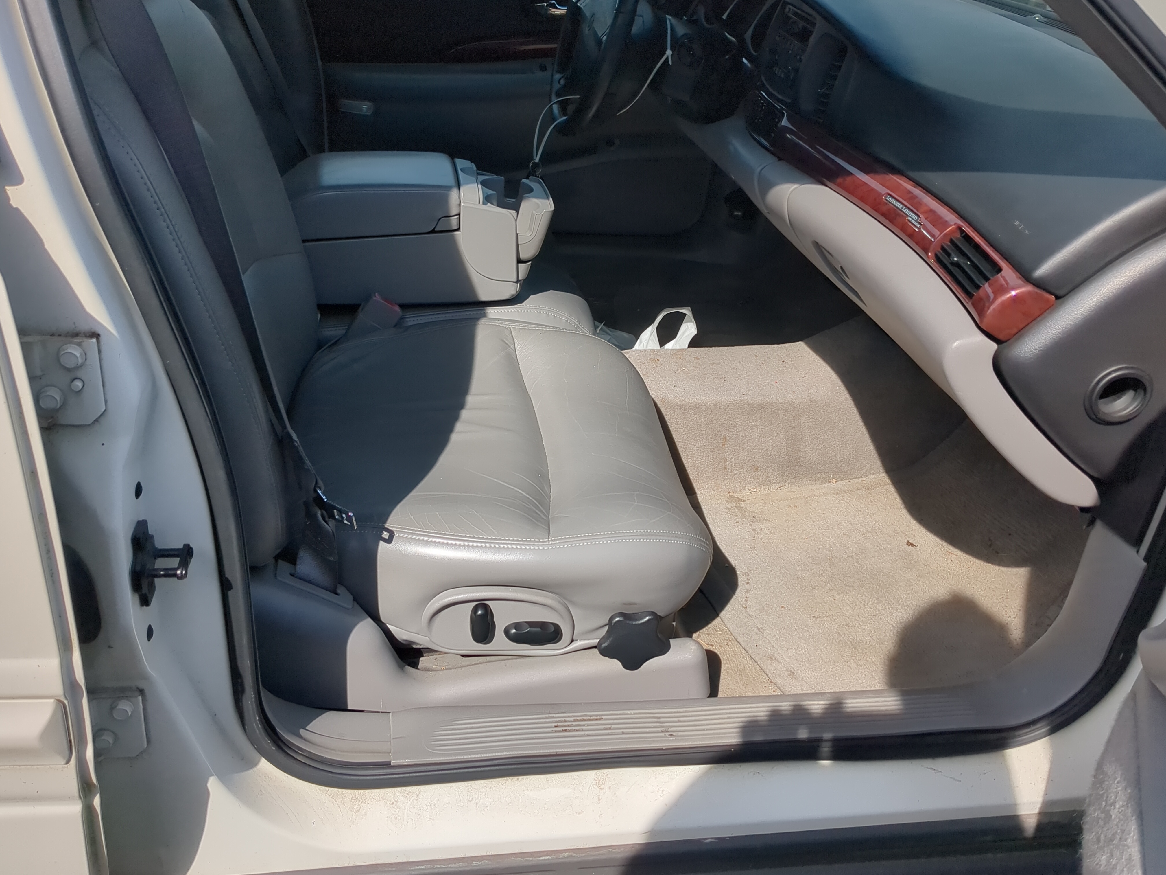 Picture of 2002-2005 Buick Lesabre Passenger Front Seat Oem 1183683