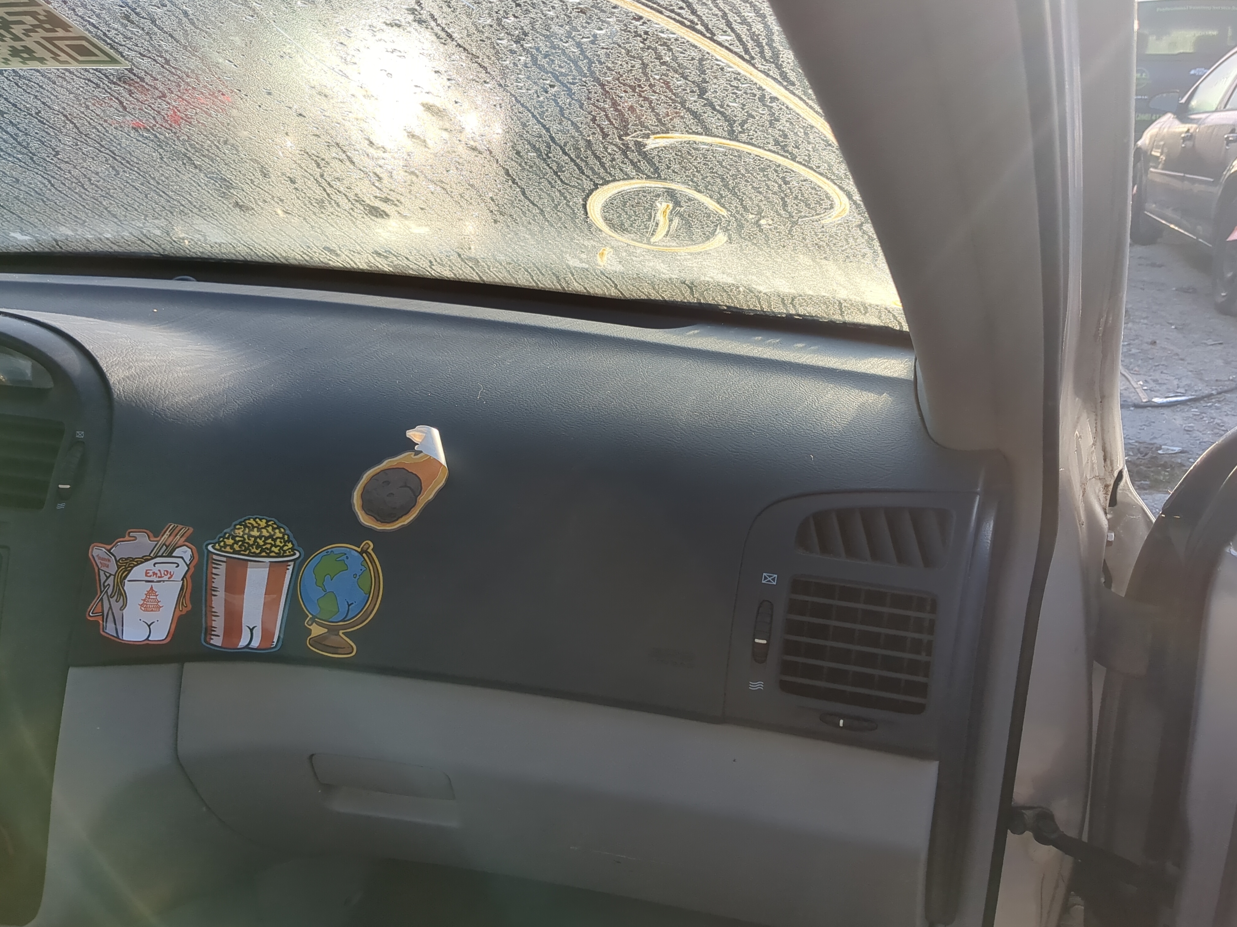 2004-2008 Kia Spectra Air Bag Passenger Right Dashboard Oem 1184249 - Oemusedautoparts1.com