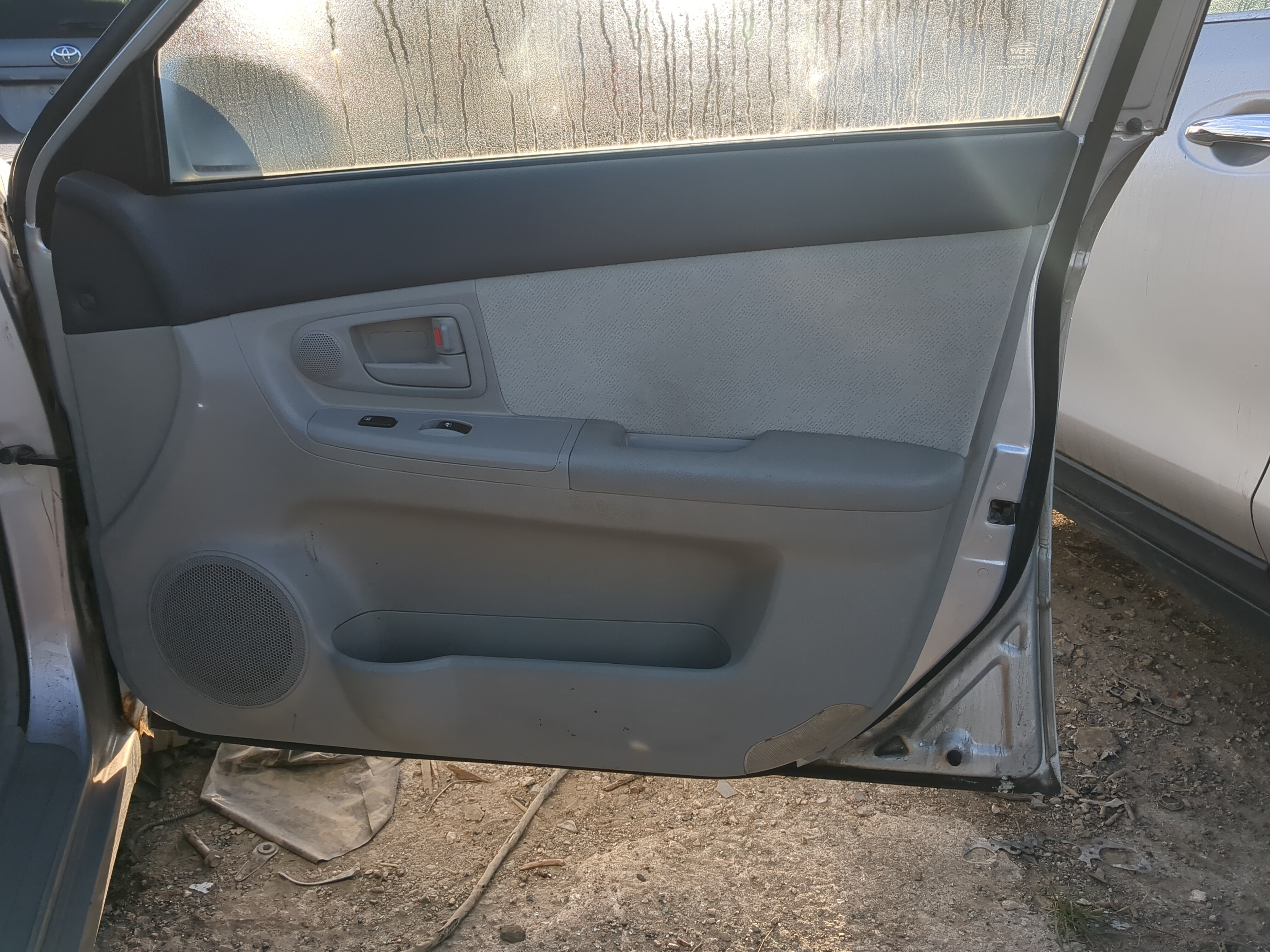 Picture of 2006 Kia Spectra Front Right Passenger Interior Door Panel Trim 1184377