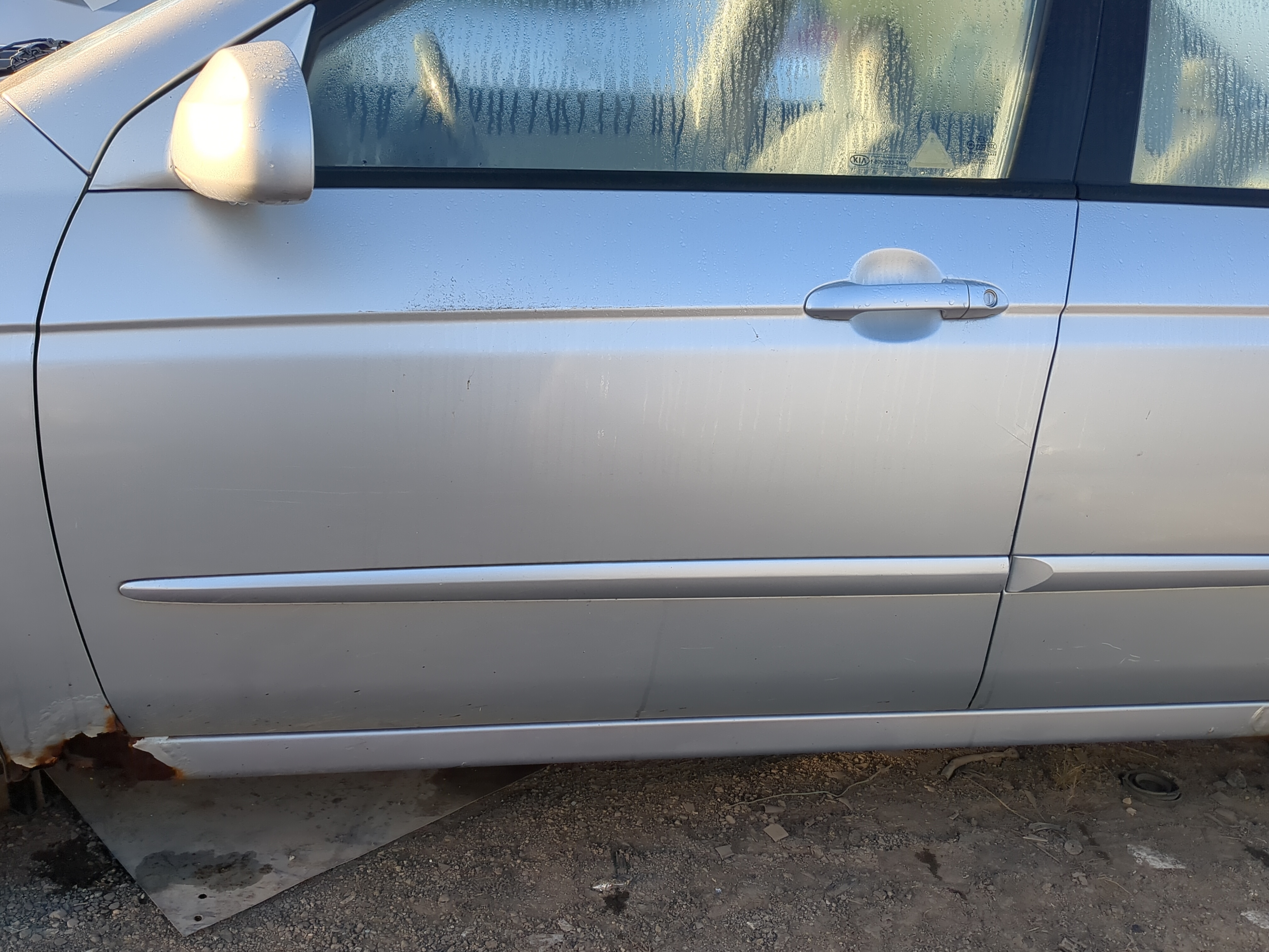 2004-2009 Kia Spectra Driver Front Door Oem 1184396 - Oemusedautoparts1.com