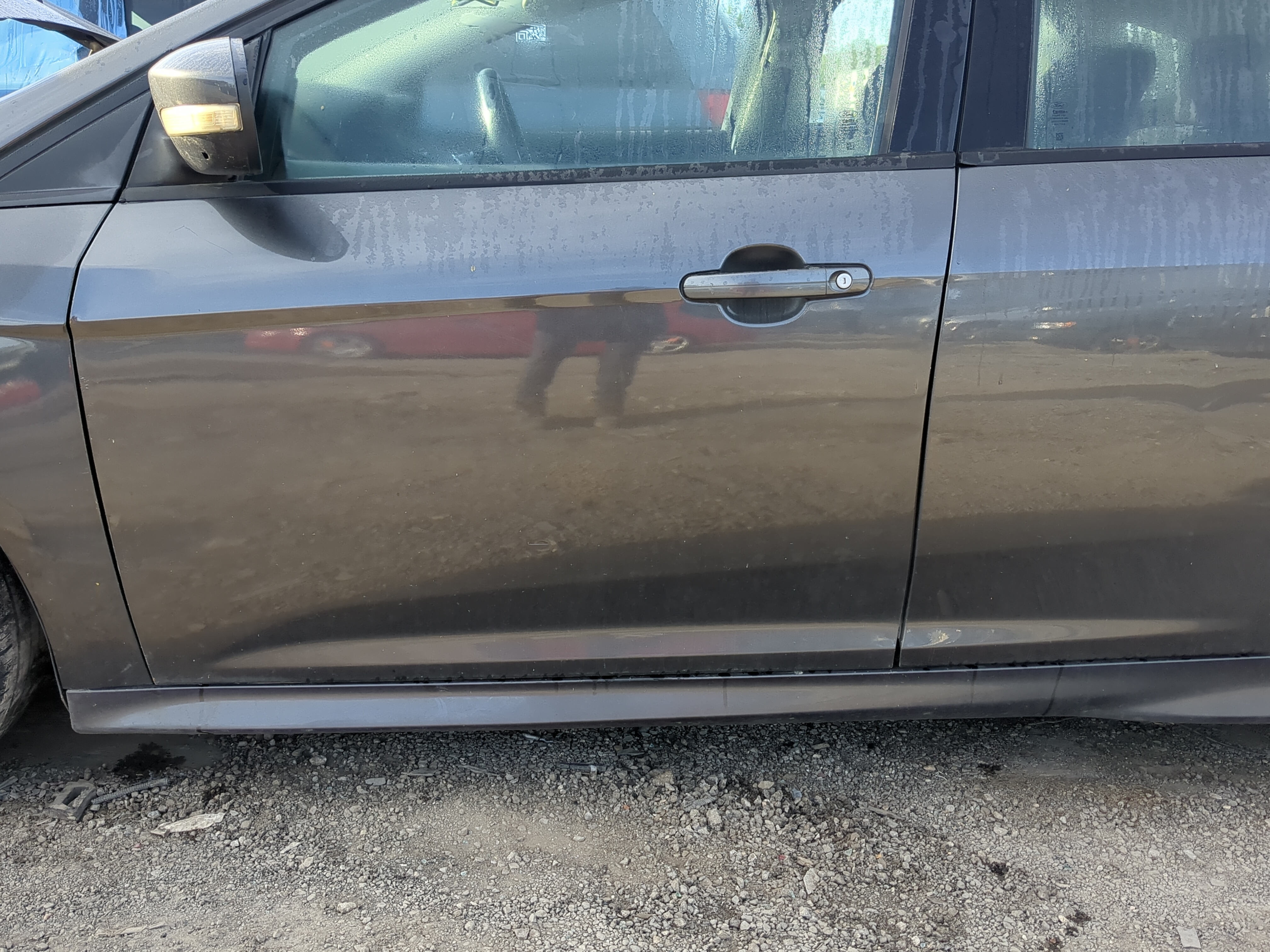 2015-2018 Ford Focus Driver Front Door Oem 1184620 - Oemusedautoparts1.com