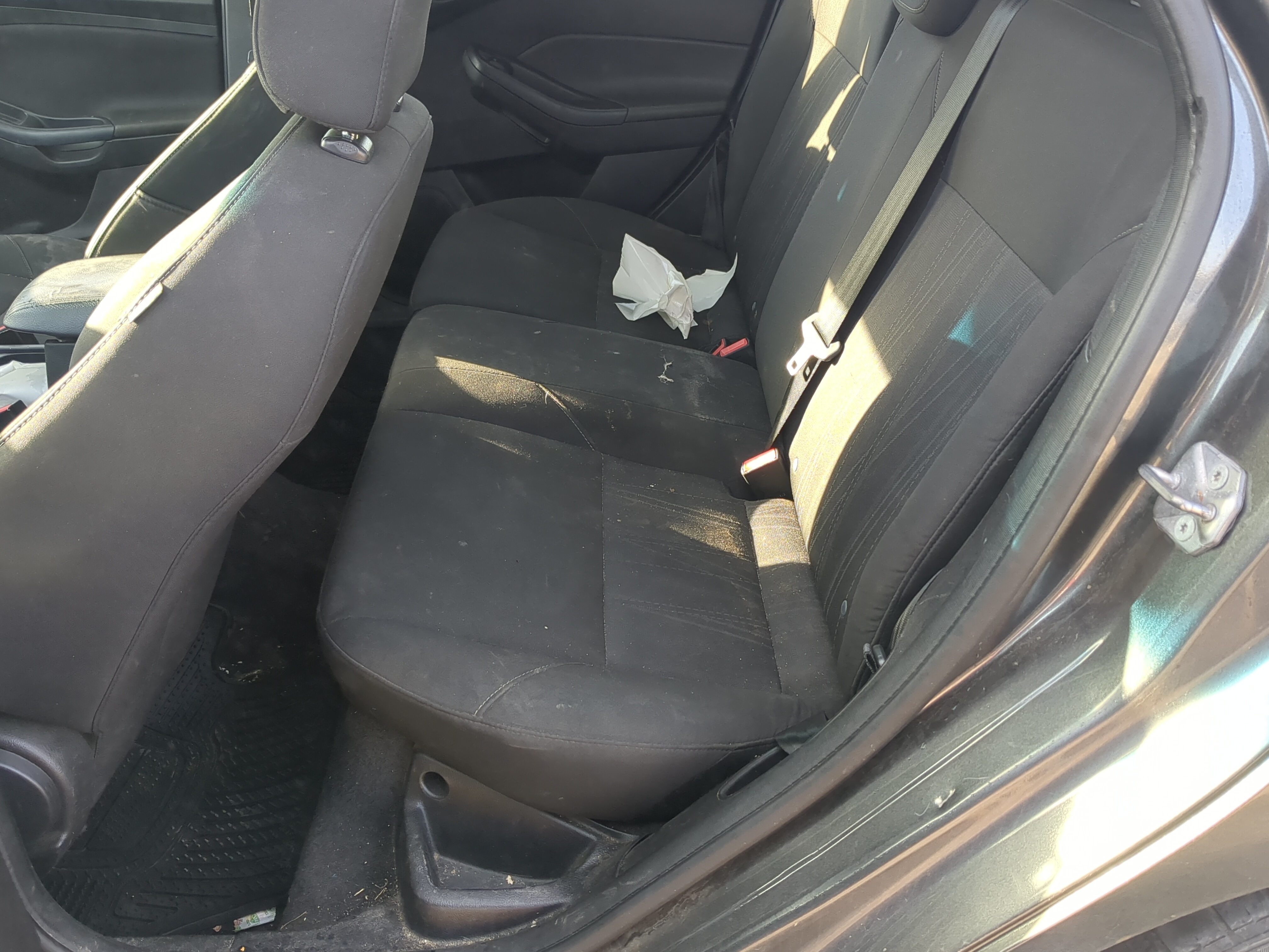 2015 Ford Focus Rear Seat Oem 1184717 - Oemusedautoparts1.com