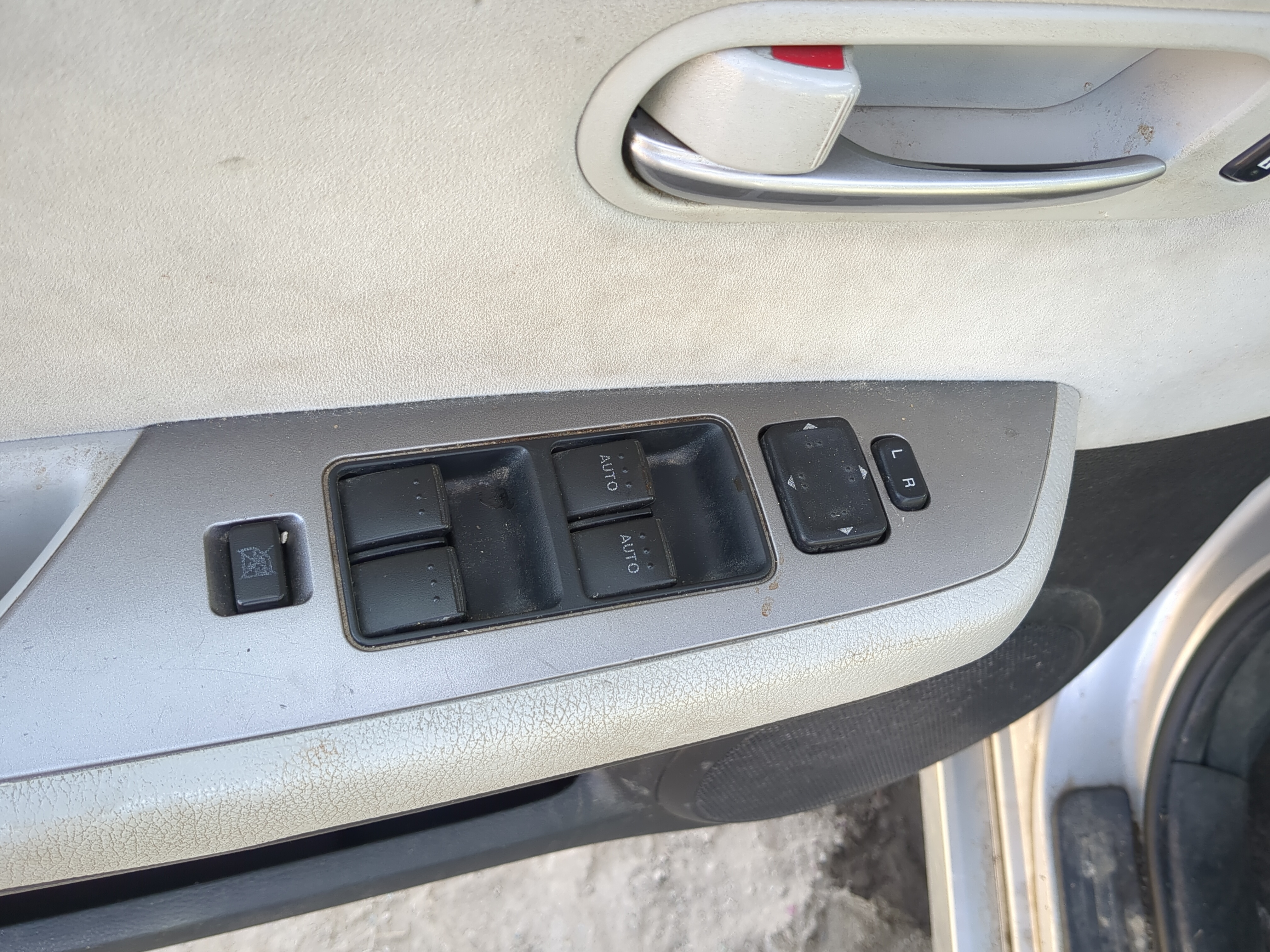 Picture of 2009-2010 Mazda 6 Driver Left Door Master Power Window Switch 1184944
