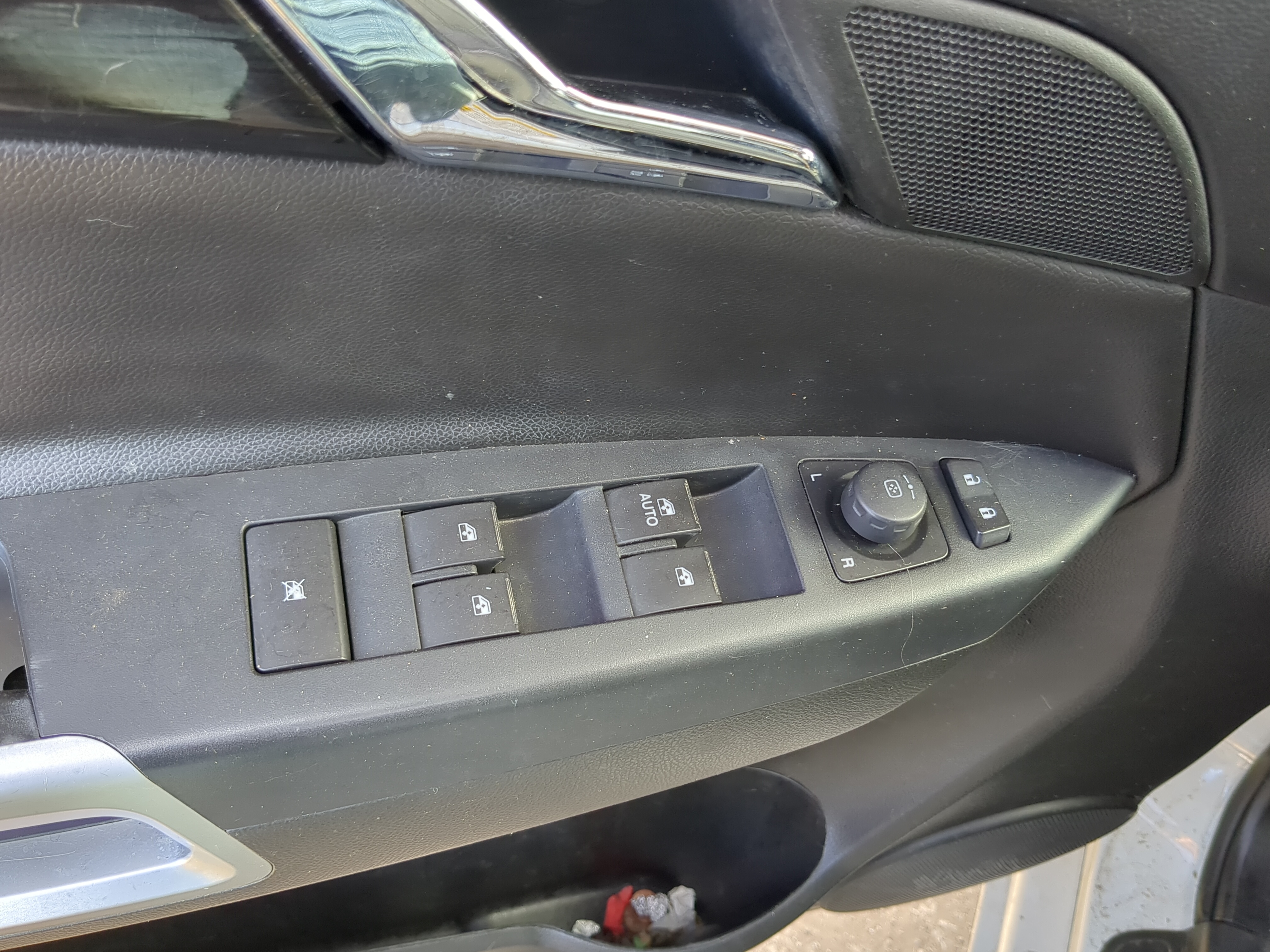 Picture of 2012 Chevrolet Captiva Sport Driver Left Door Master Power Window Switch 1185132