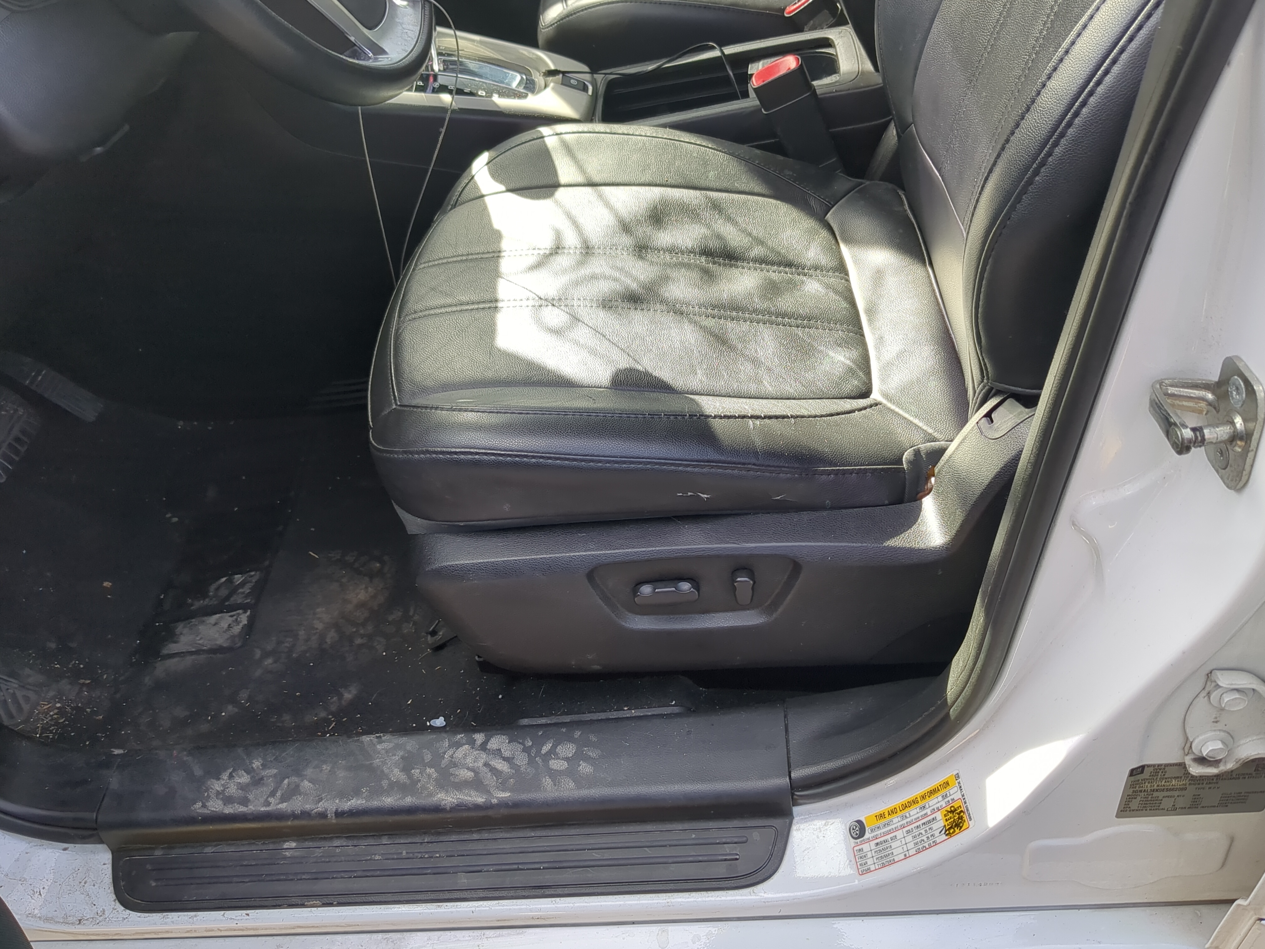 Picture of 2012-2015 Chevrolet Captiva Sport Driver Front Seat Oem 1185186