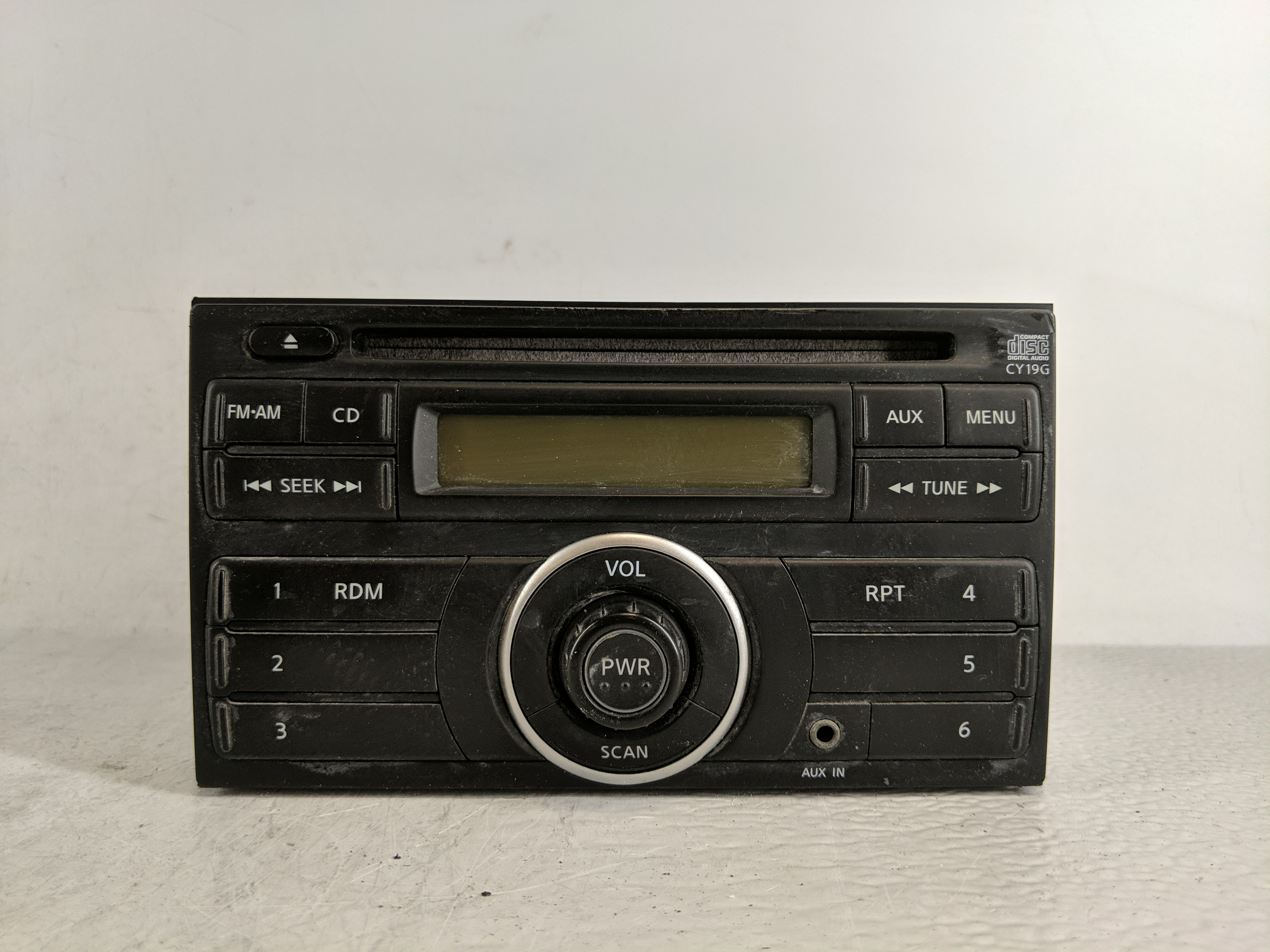 Picture of 2010-2012 Nissan Versa Am Fm Cd Player Radio Receiver 1185466