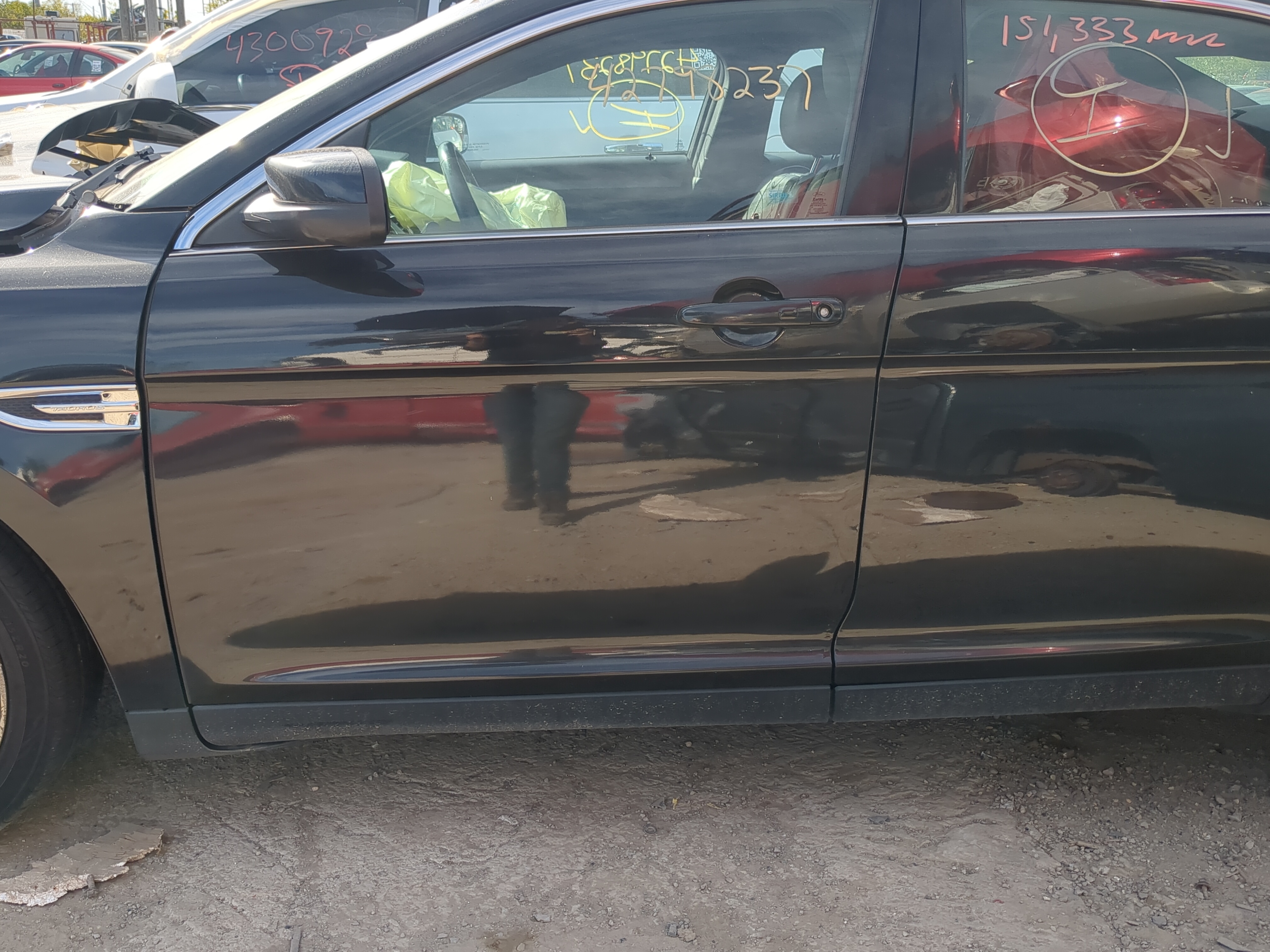 2010-2019 Ford Taurus Driver Front Door Oem 1185647 - Oemusedautoparts1.com