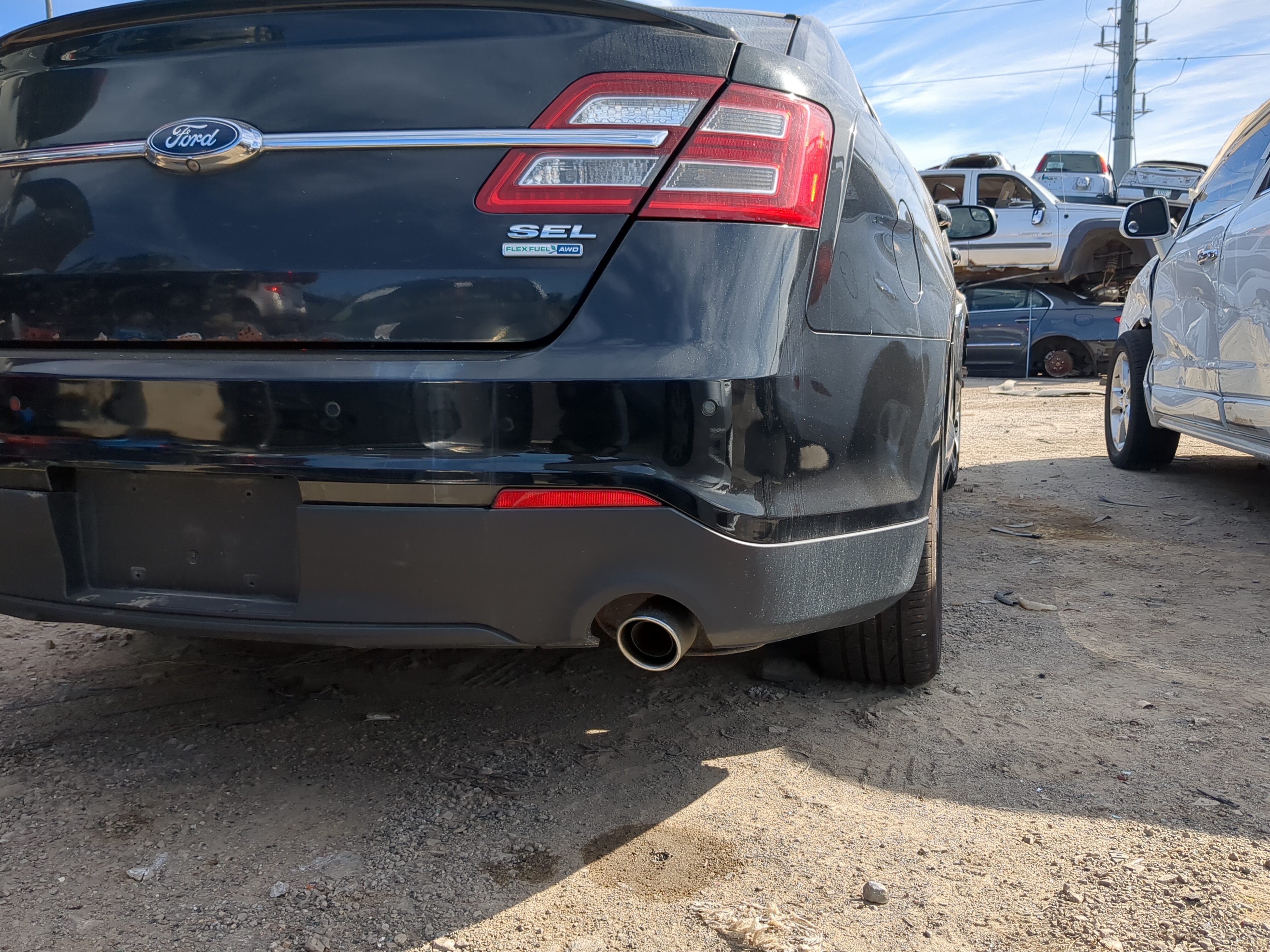 2013-2019 Ford Taurus Rear Bumper Assembly Oem 1185651 - Oemusedautoparts1.com