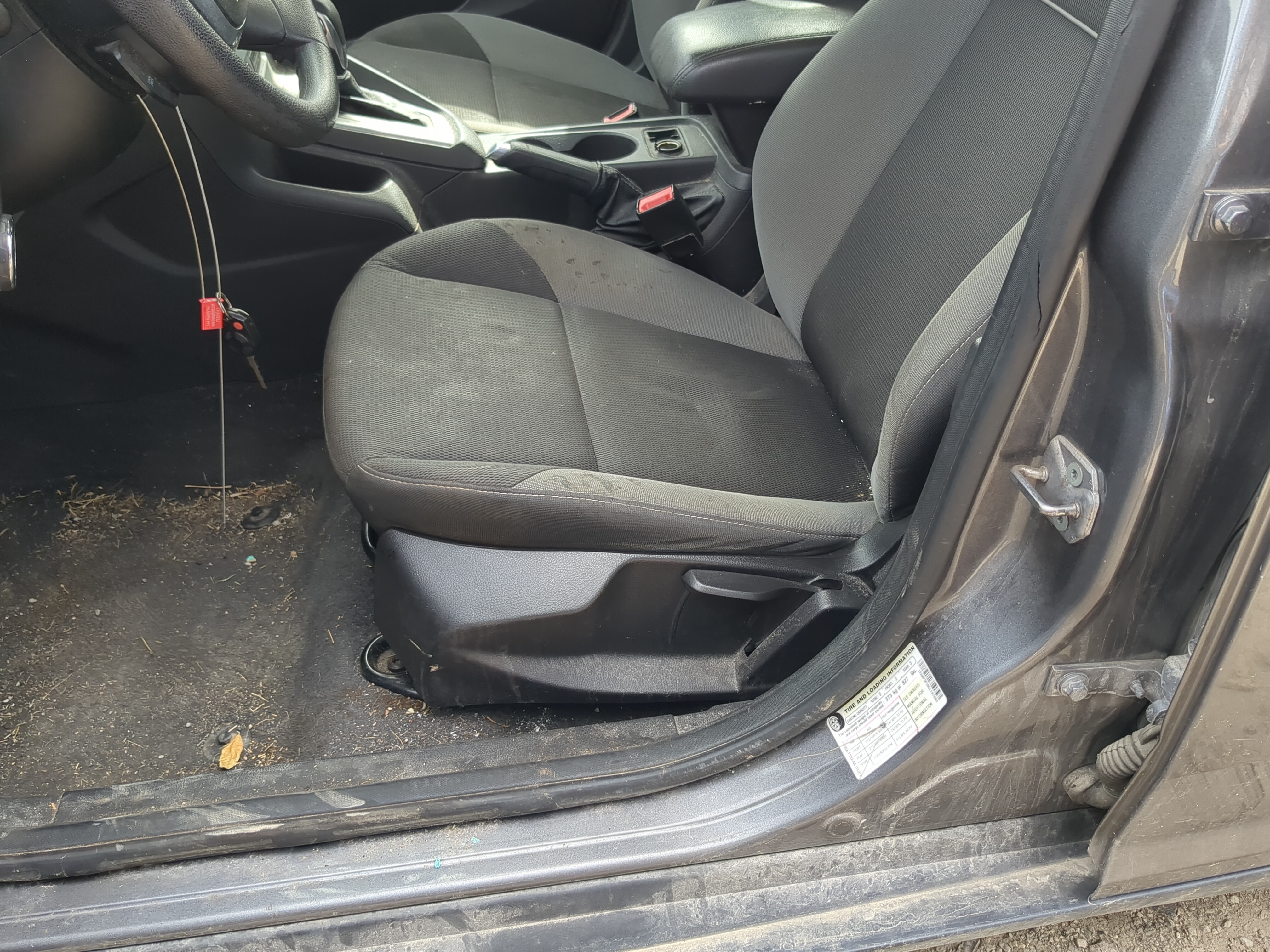 Picture of 2012-2012 Ford Focus Driver Front Seat Oem 1185735