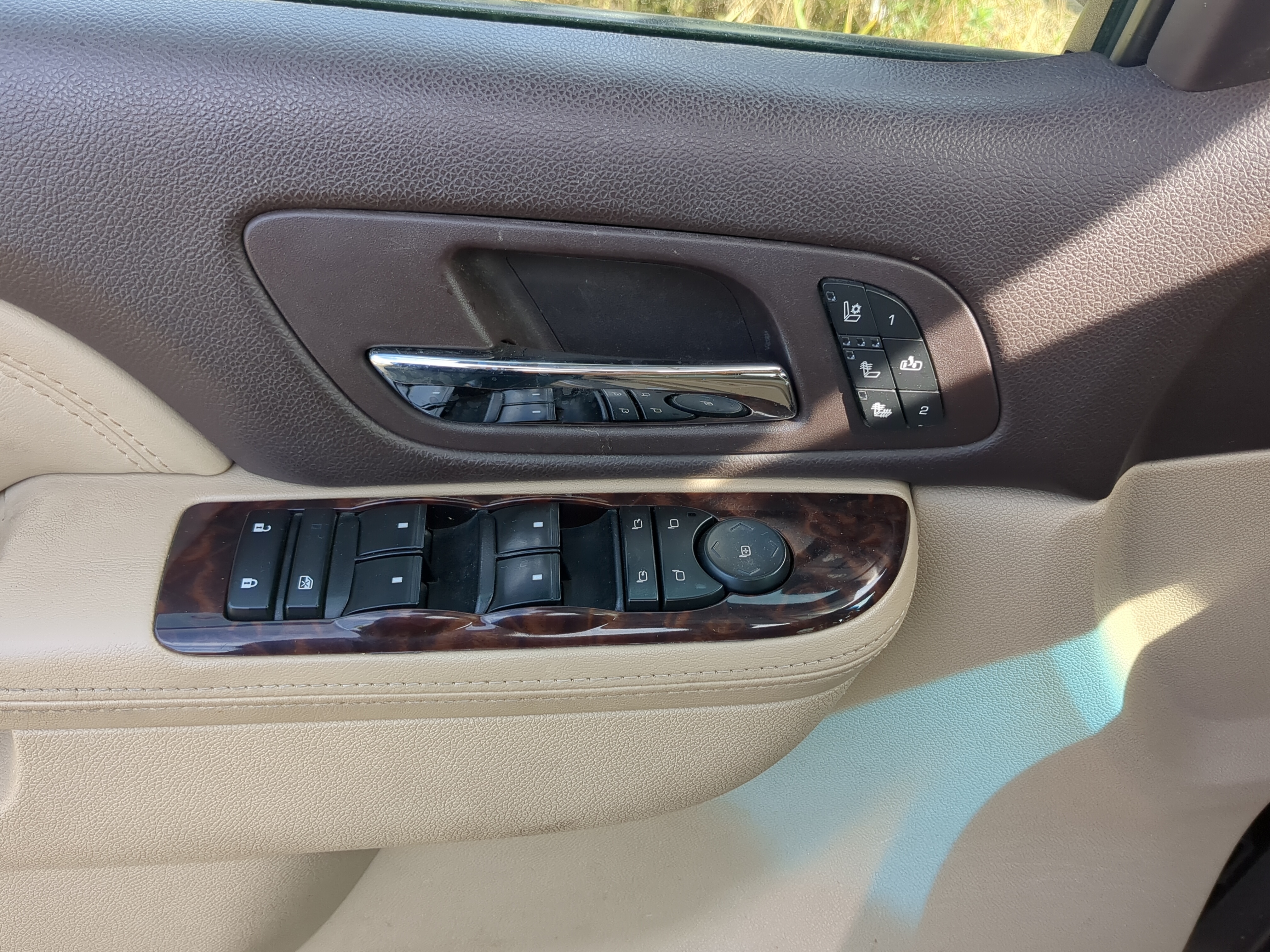 Picture of 2013 Gmc Yukon Xl 1500 Driver Left Door Master Power Window Switch 1186097