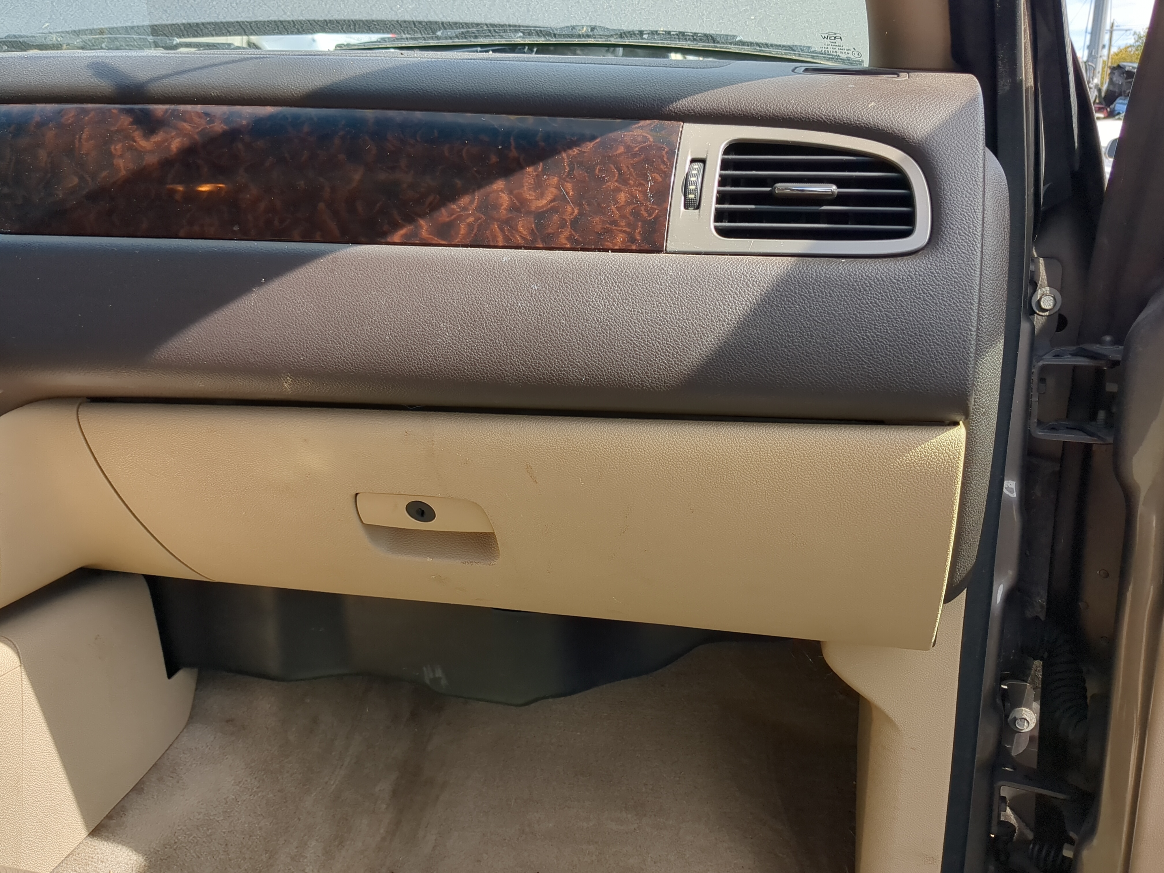 2013 Gmc Yukon Xl 1500 Passenger Glove Box Door Storage Compartment 1186168 - Oemusedautoparts1.com