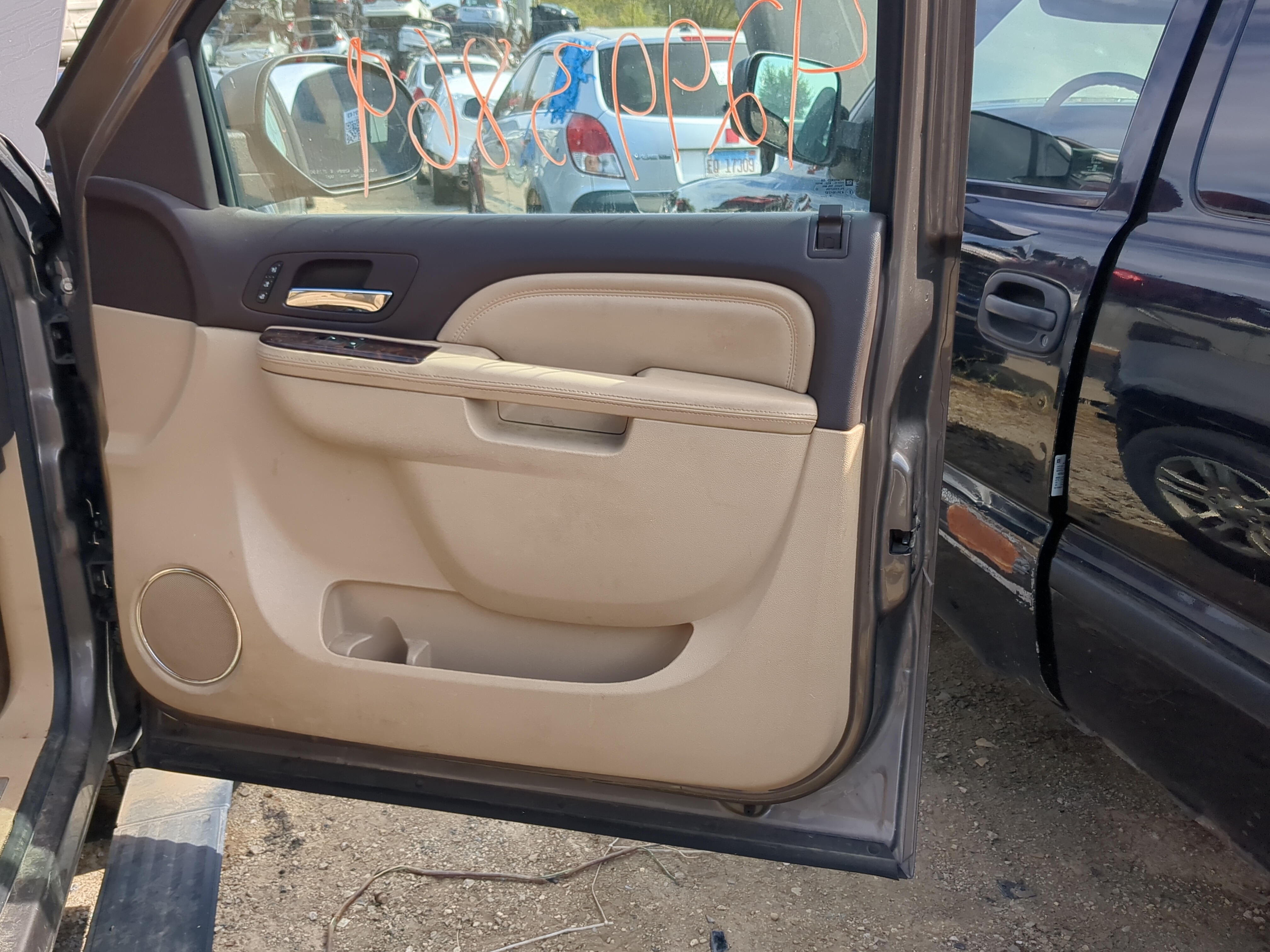 Picture of 2013 Gmc Yukon Xl 1500 Front Right Passenger Interior Door Panel Trim 1186169
