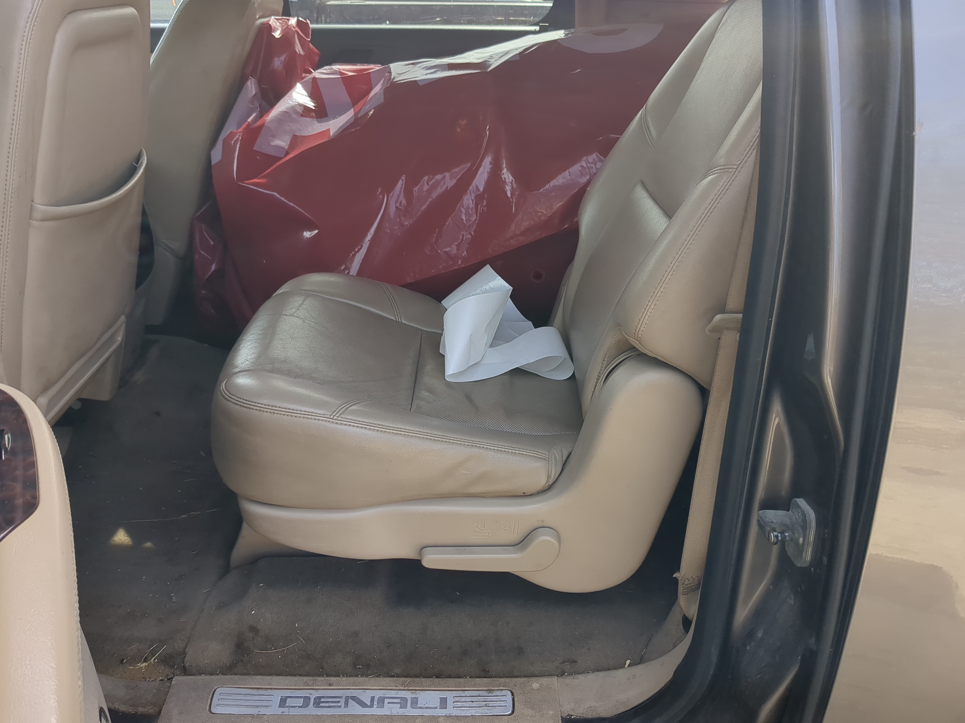 2013 Gmc Yukon Xl 1500 Rear Seat Oem 1186181 - Oemusedautoparts1.com