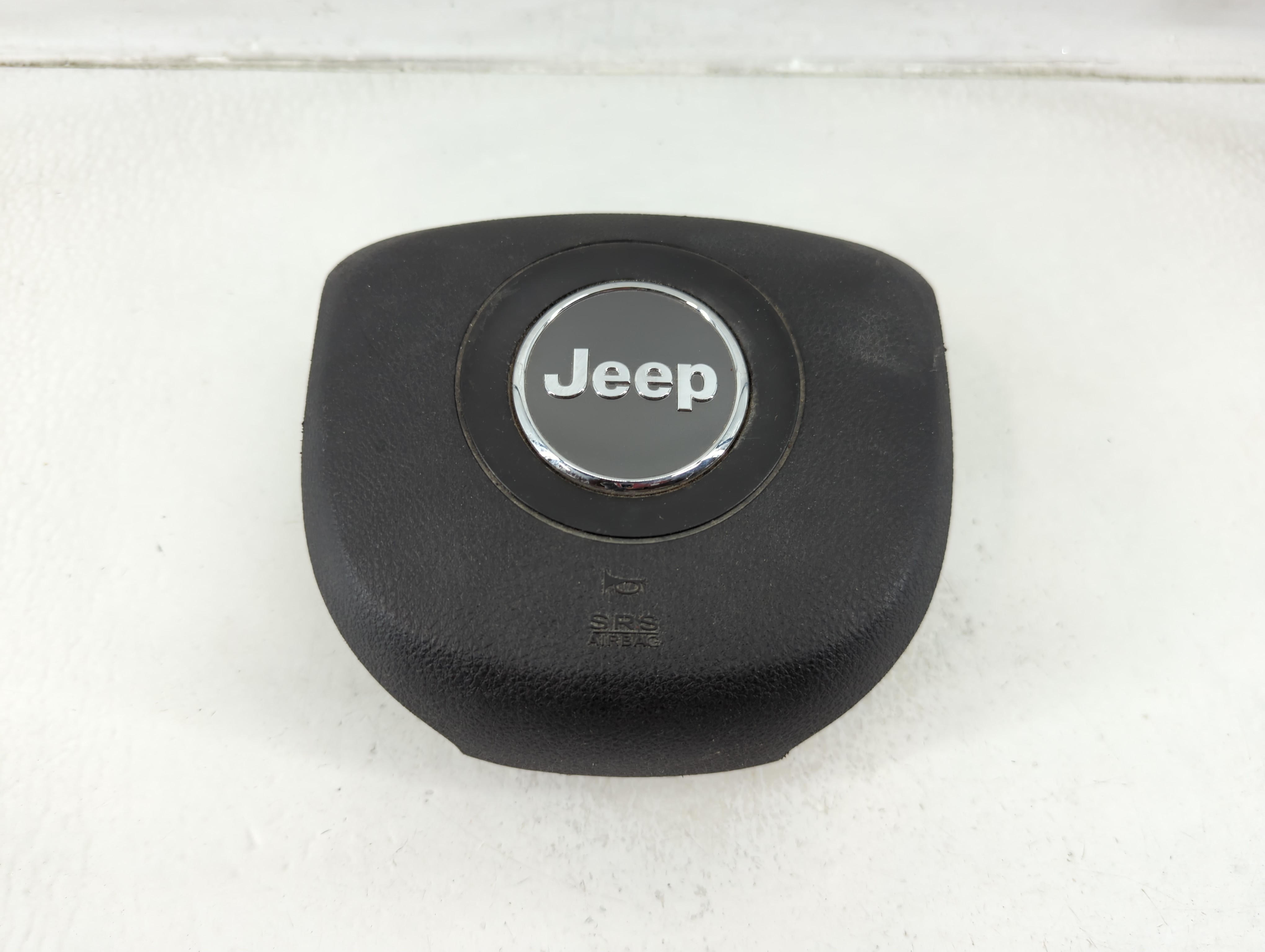 2014-2018 Jeep Cherokee Air Bag Driver Left Steering Wheel Mounted 1186264 - Oemusedautoparts1.com