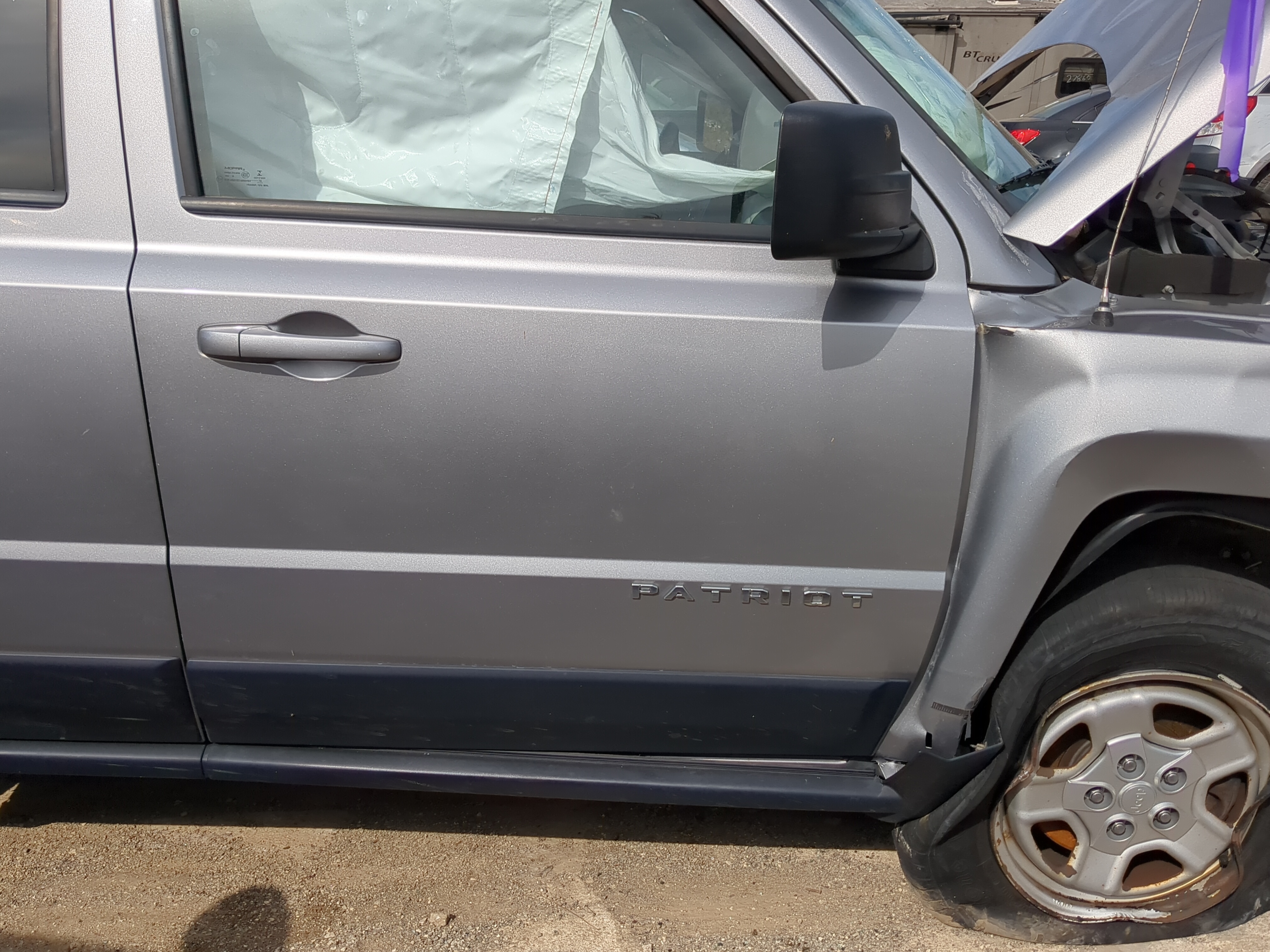 2011-2017 Jeep Patriot Passenger Front Door Oem 1186403 - Oemusedautoparts1.com