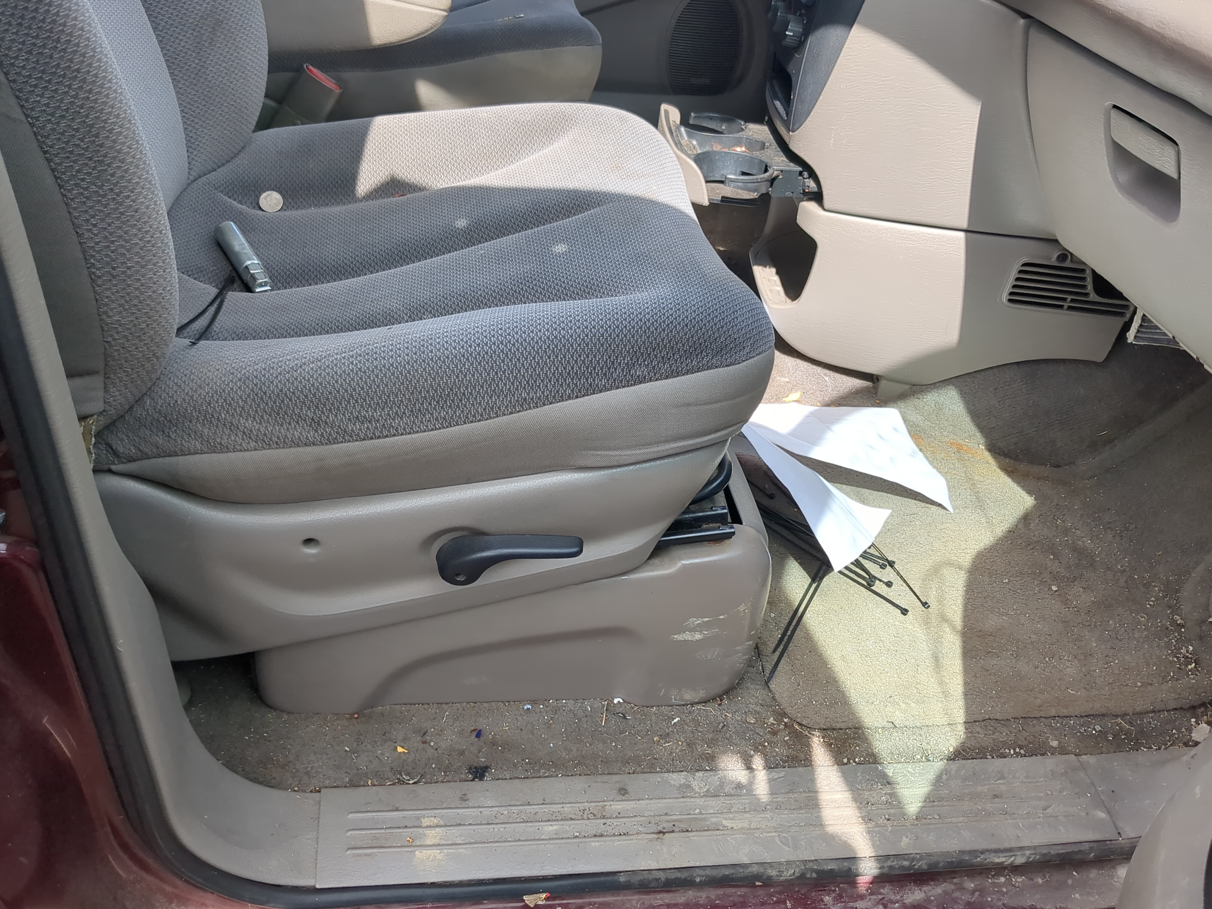 Picture of 2001-2003 Dodge Caravan Passenger Front Seat Oem 1186615