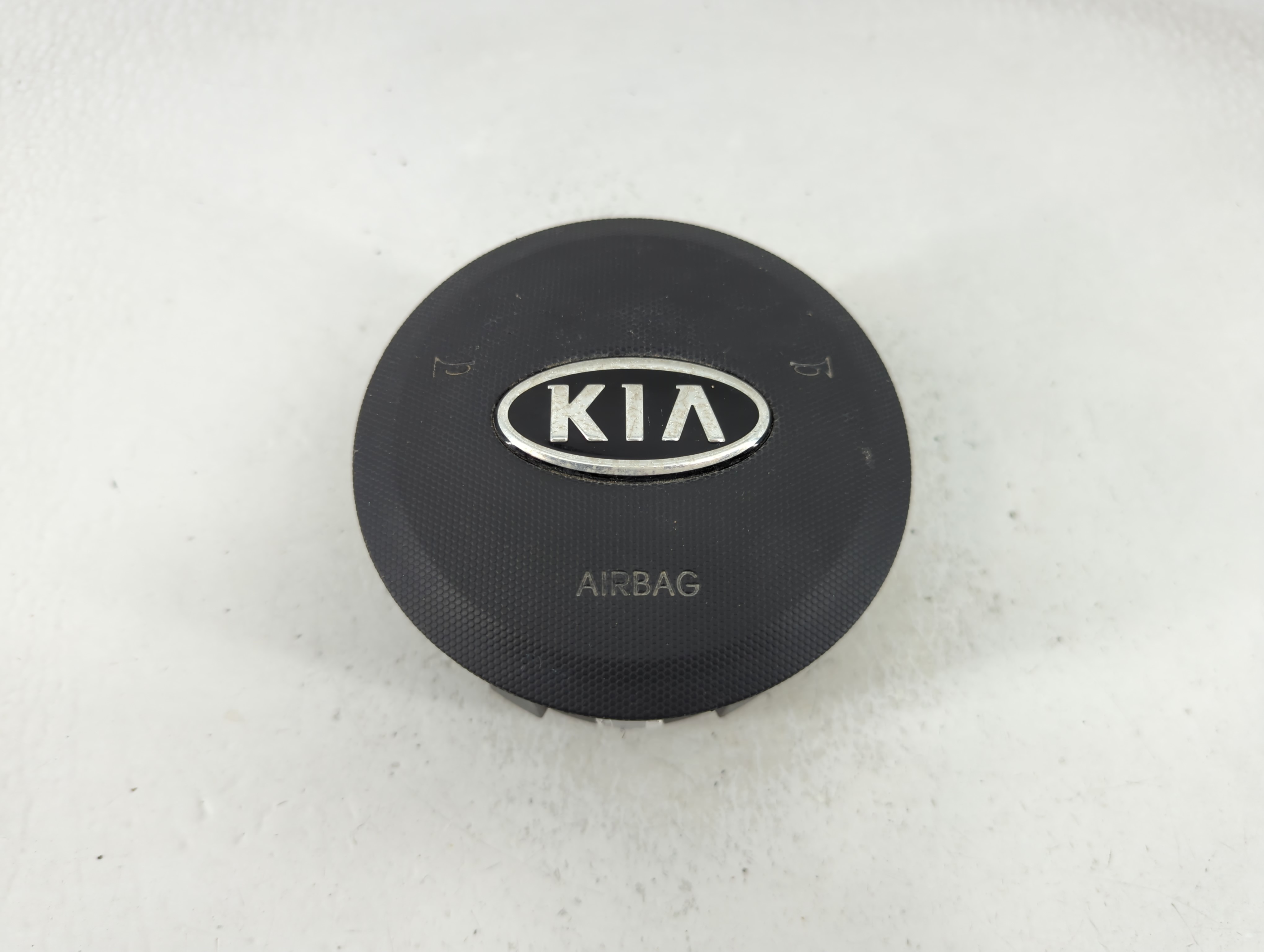 2010-2011 Kia Soul Air Bag Driver Left Steering Wheel Mounted 1186674 - Oemusedautoparts1.com