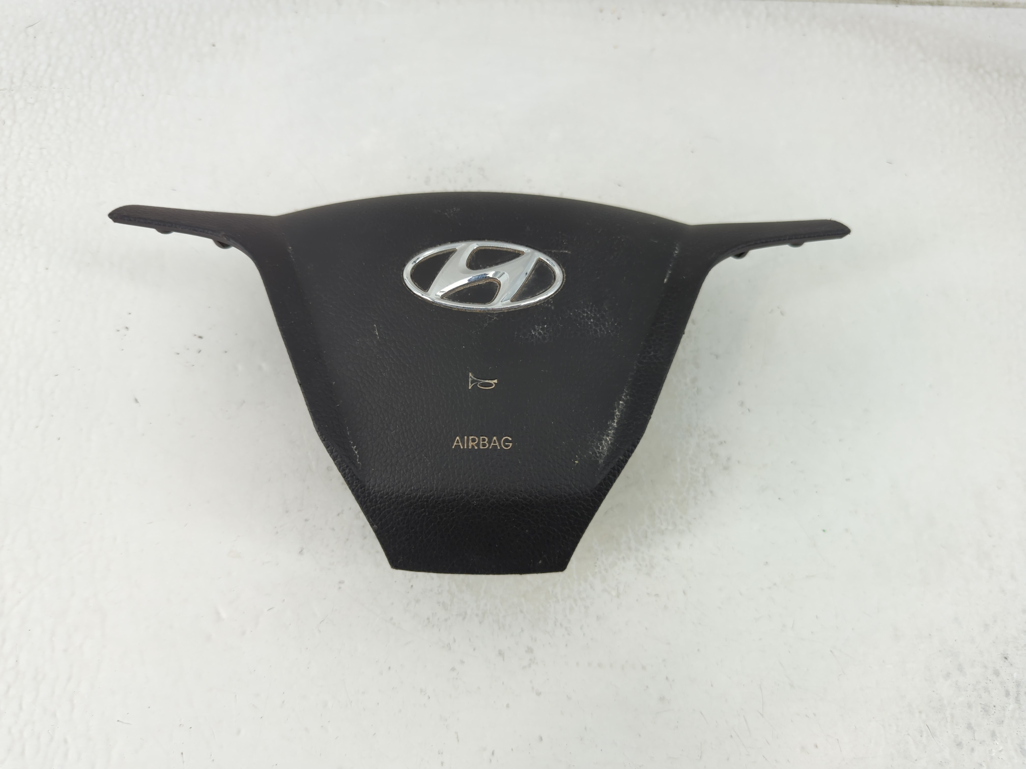 2013-2018 Hyundai Santa Fe Air Bag Driver Left Steering Wheel Mounted 1186757 - Oemusedautoparts1.com