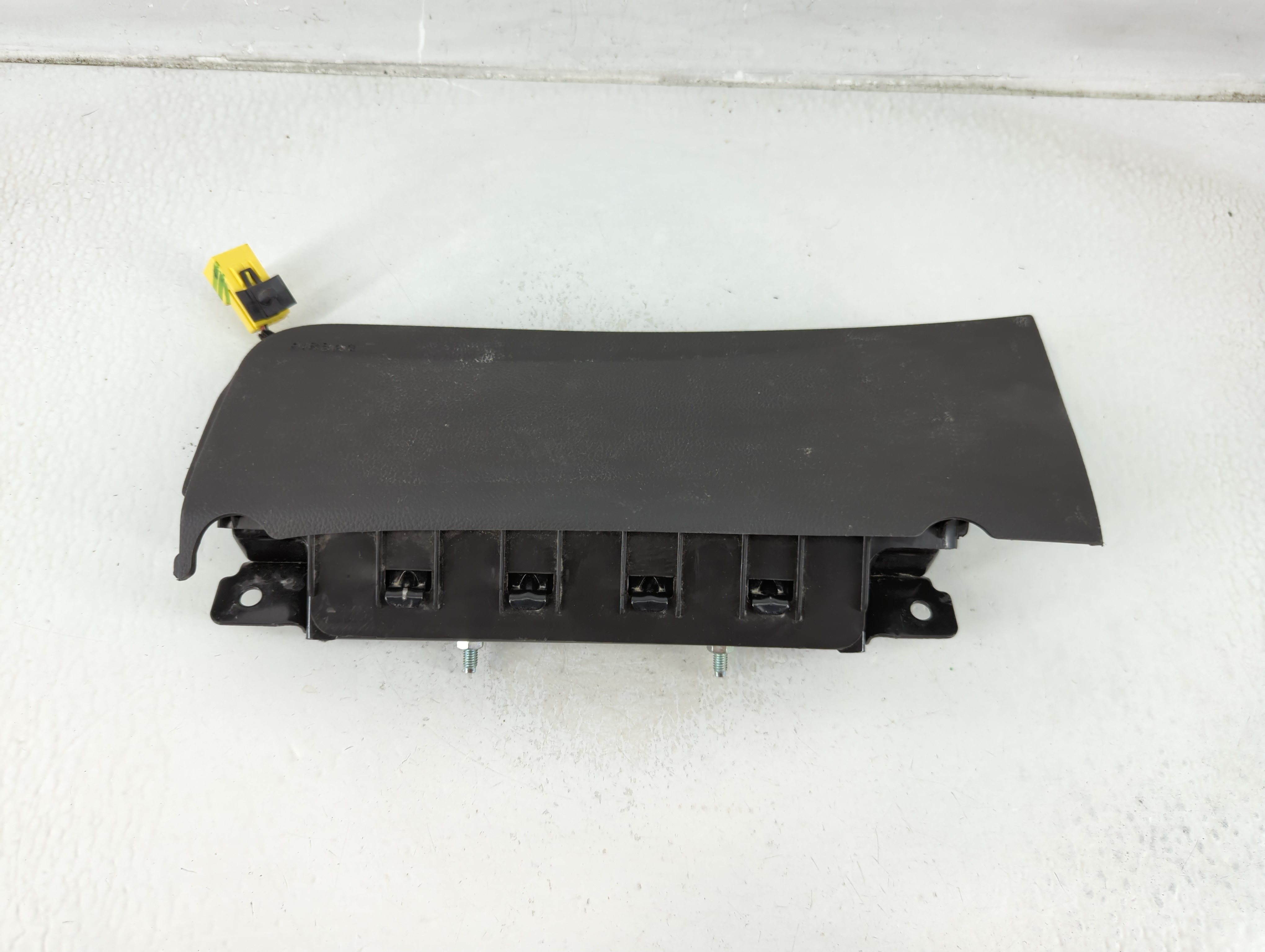 Picture of 2011-2012 Chevrolet Cruze Air Bag Driver Left Knee Oem 1186778