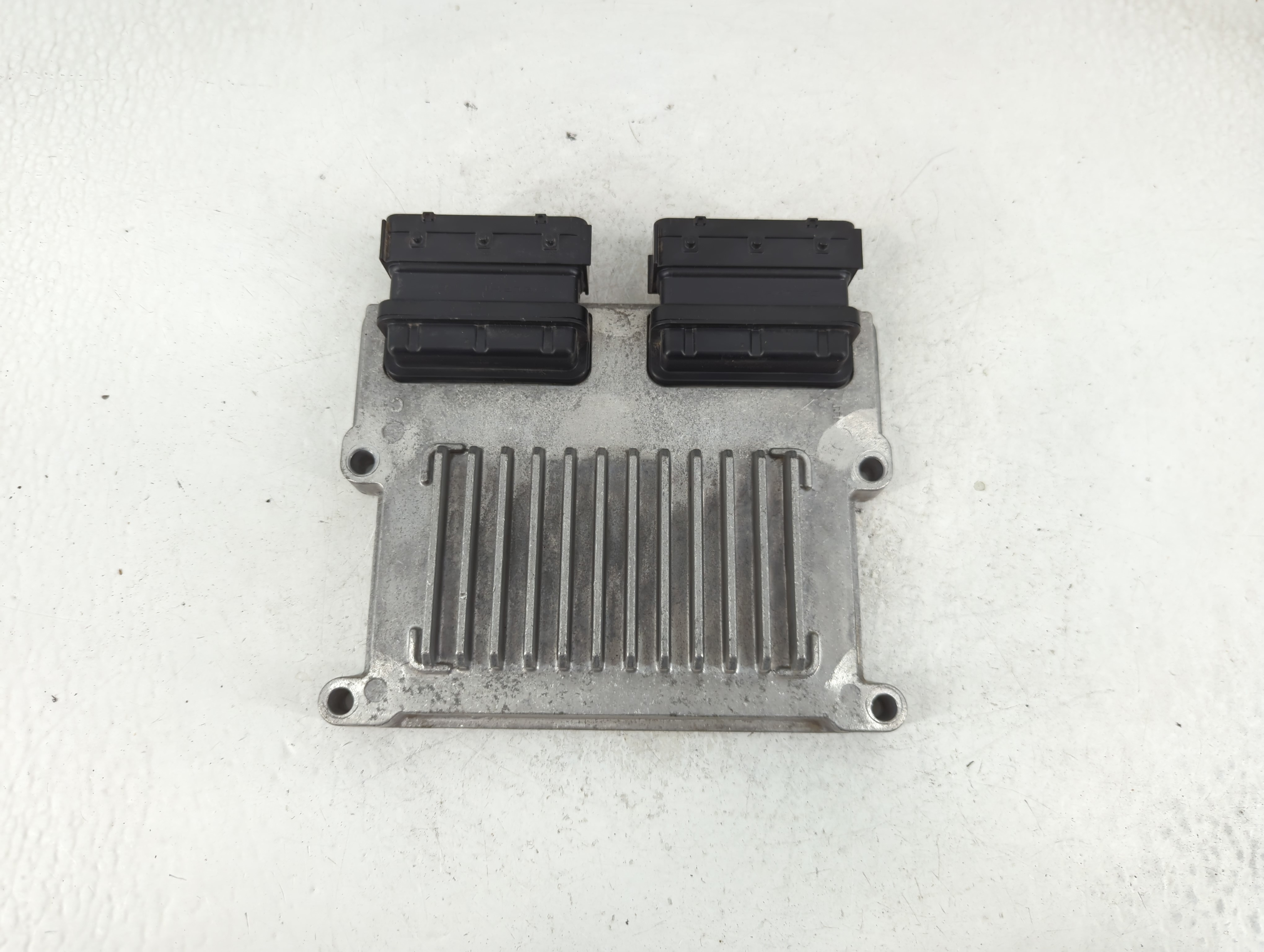 Picture of 2016-2018 Kia Sorento Engine Control Computer Ecu Pcm Ecm Pcu Oem 1186933