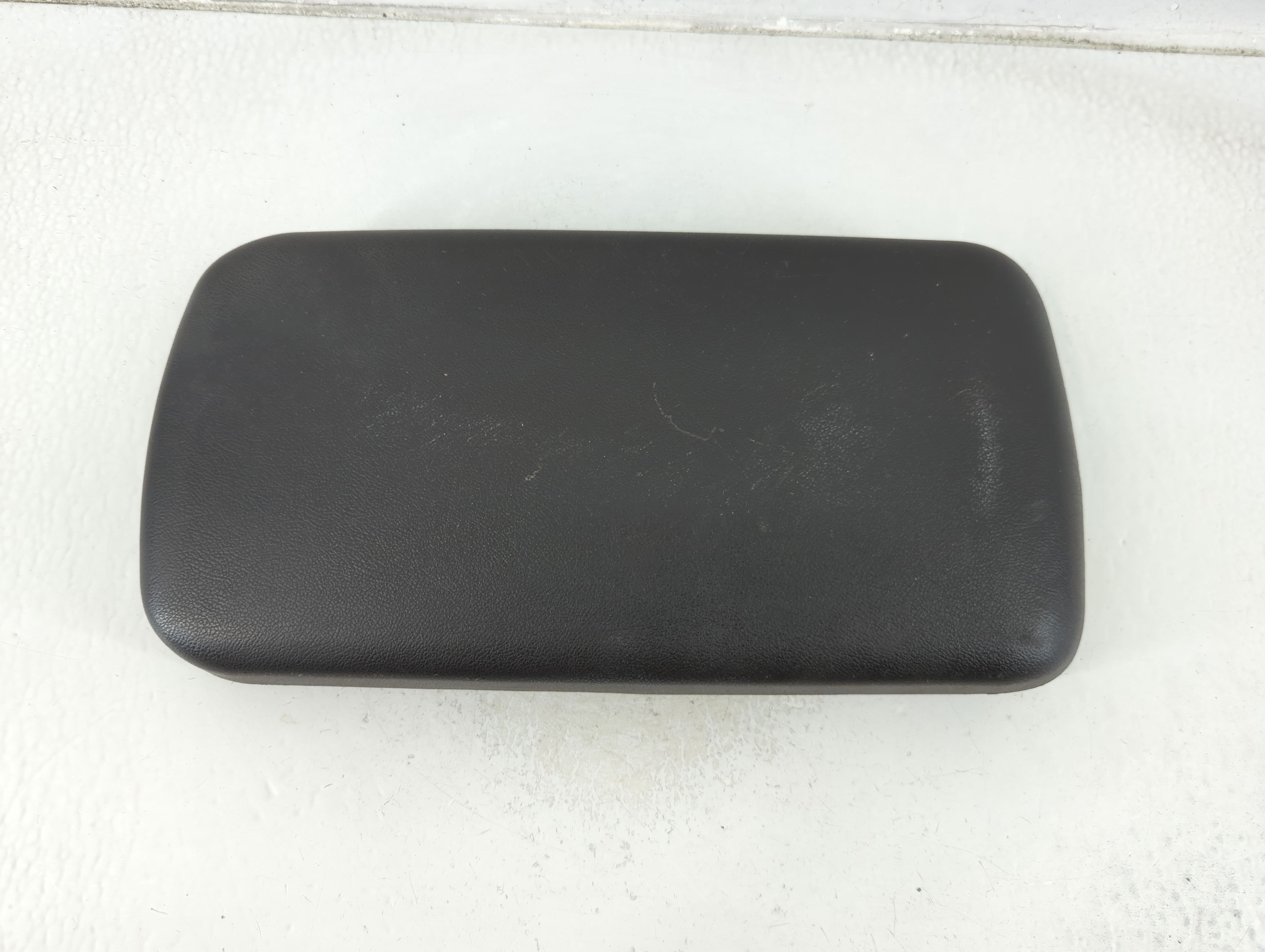 2006-2010 Pontiac G6 Center Console Armrest Cover Lid Black 1186952 - Oemusedautoparts1.com