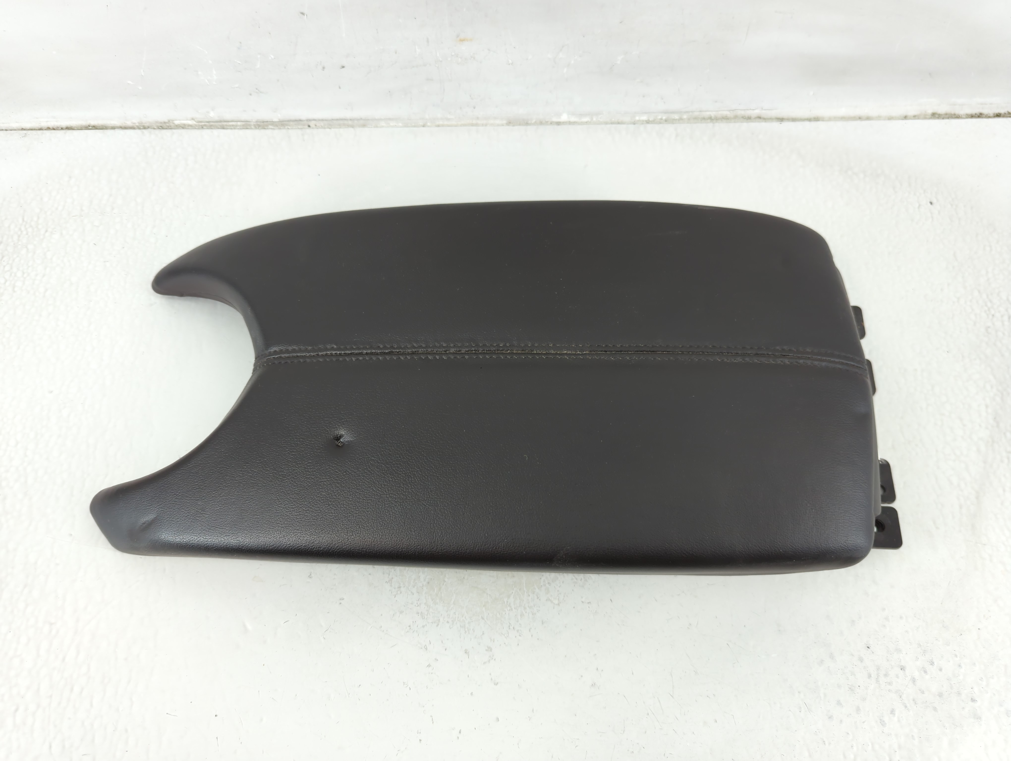 2013-2013 Cadillac Ats Center Console Armrest Cover Lid Black 1186955 - Oemusedautoparts1.com