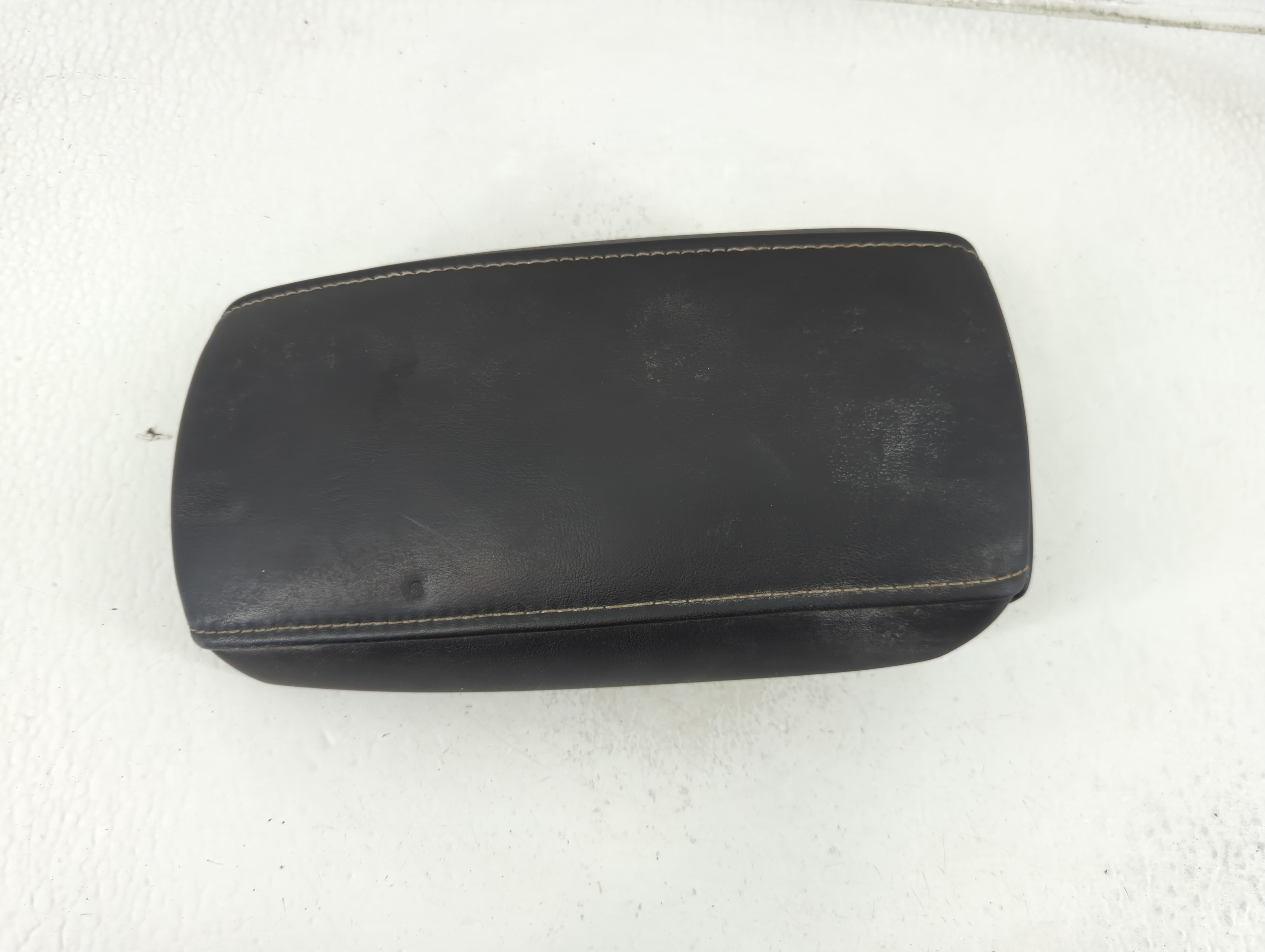 2019-2022 Toyota Corolla Center Console Armrest Cover Lid 1186990 - Oemusedautoparts1.com