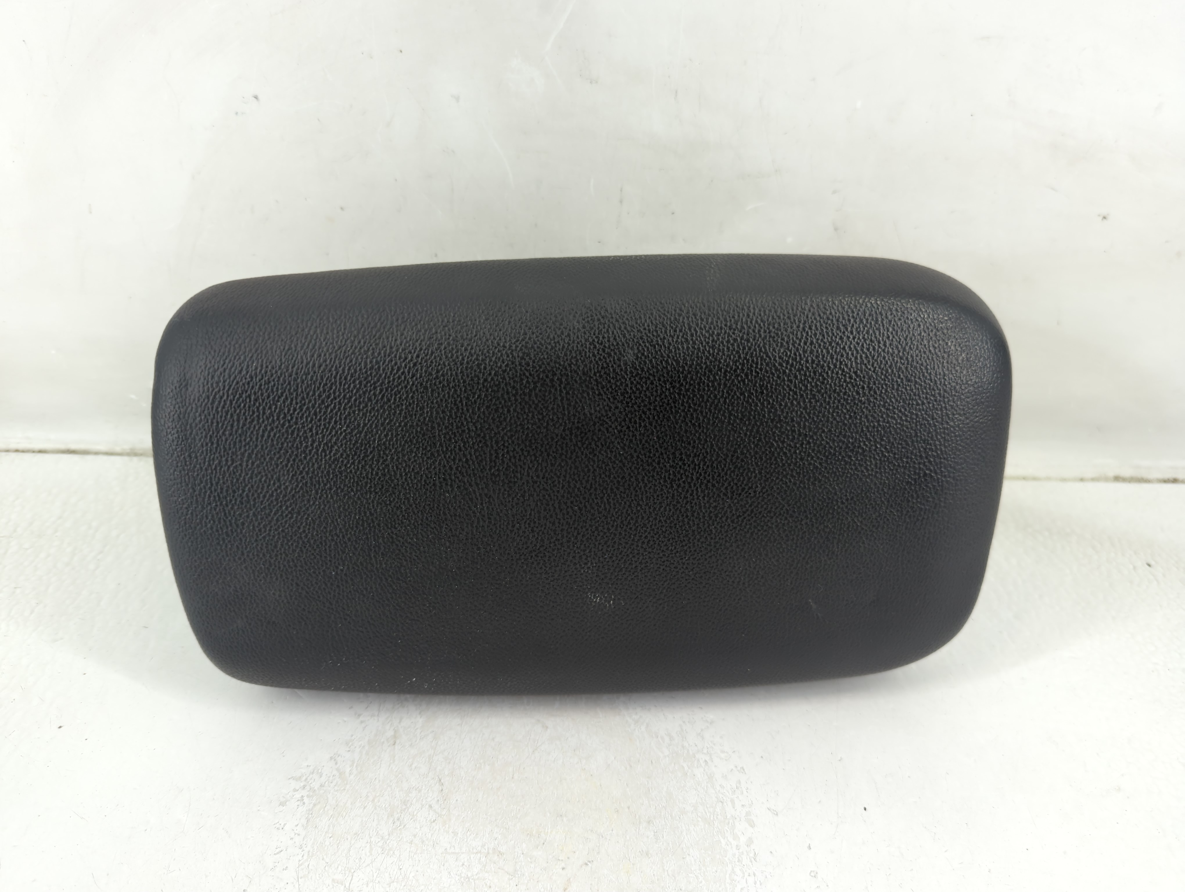 2019-2022 Kia Forte Center Console Armrest Cover Lid Black 1186993 - Oemusedautoparts1.com