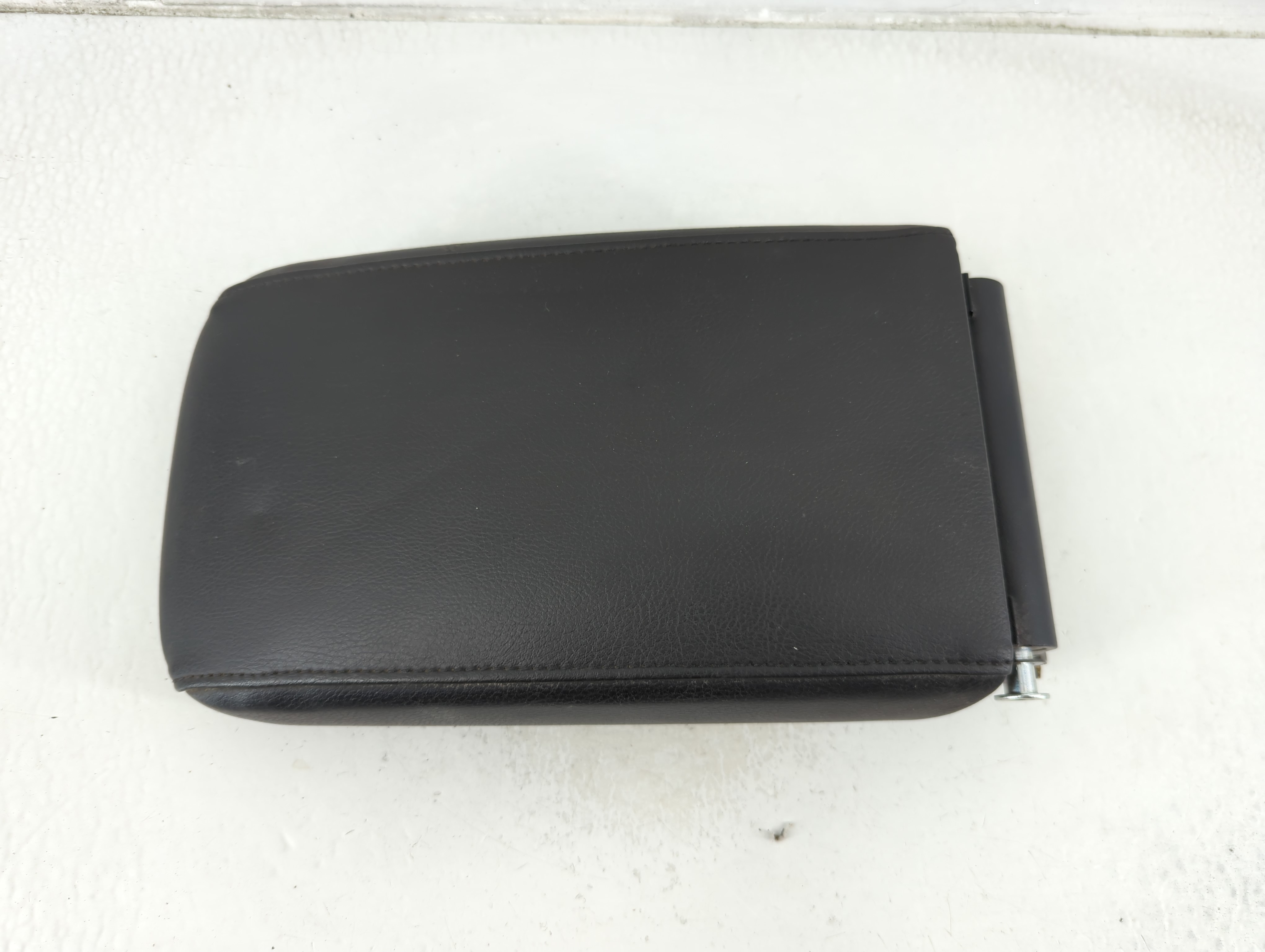 2012-2018 Volkswagen Jetta Center Console Armrest Cover Lid Black 1186994 - Oemusedautoparts1.com