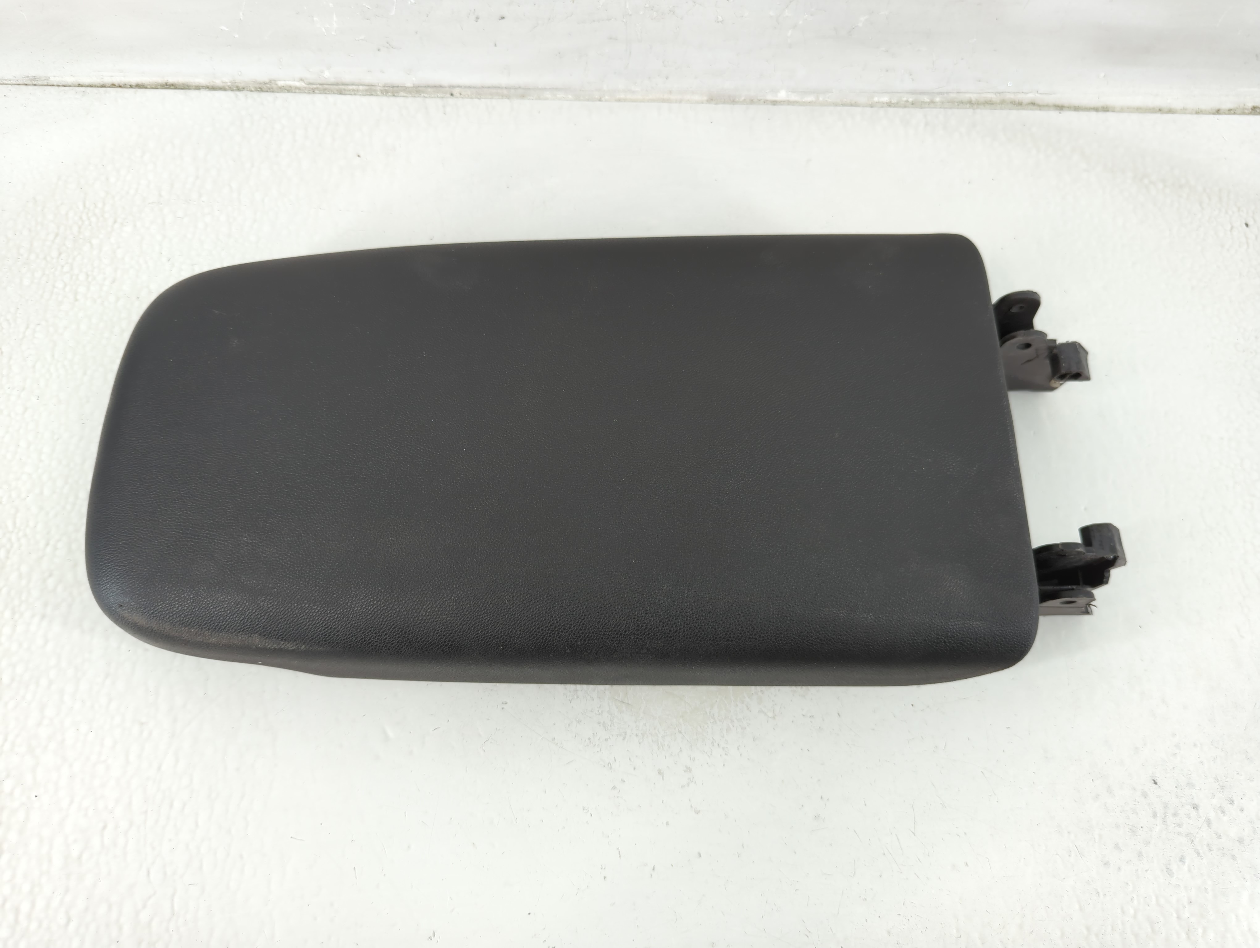 2018-2022 Chevrolet Equinox Center Console Armrest Cover Lid Black 1187033 - Oemusedautoparts1.com