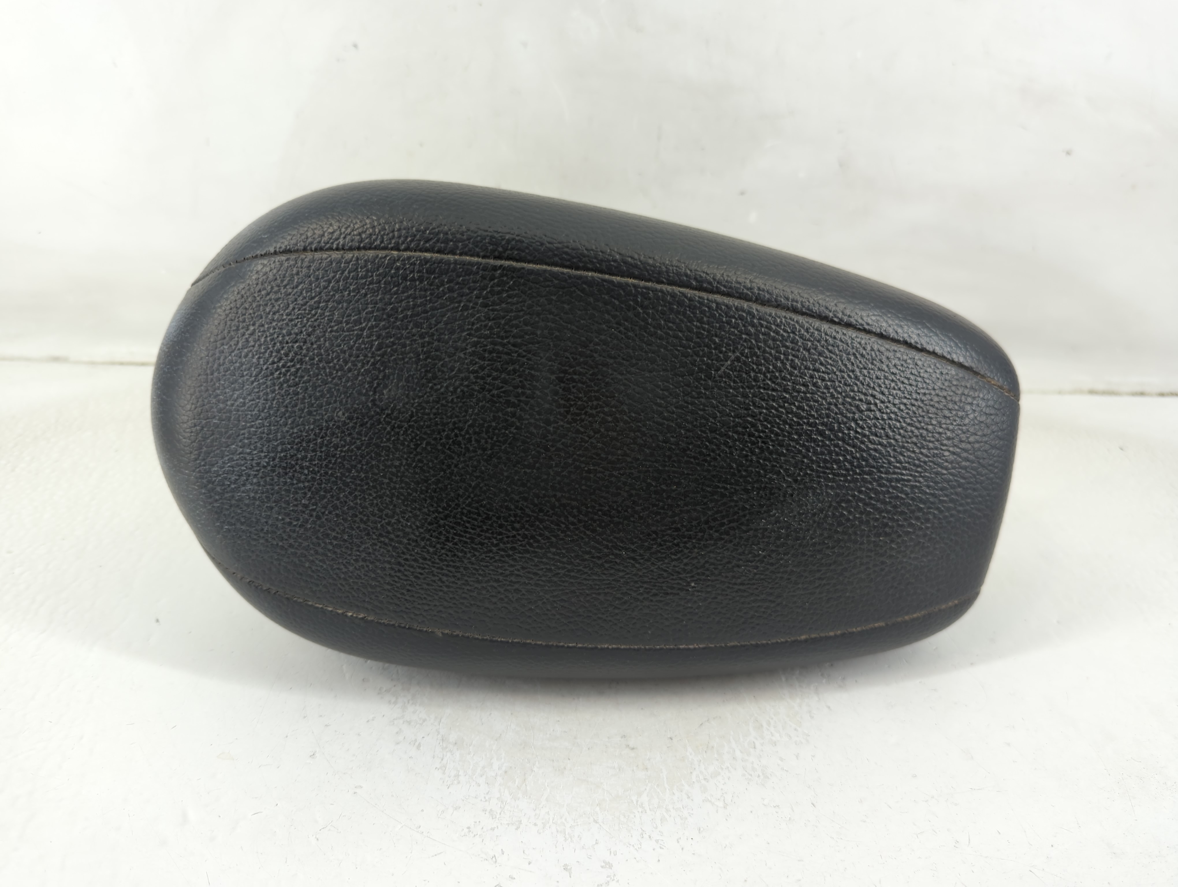 2012-2017 Hyundai Veloster Center Console Armrest Cover Lid Black 1187034 - Oemusedautoparts1.com