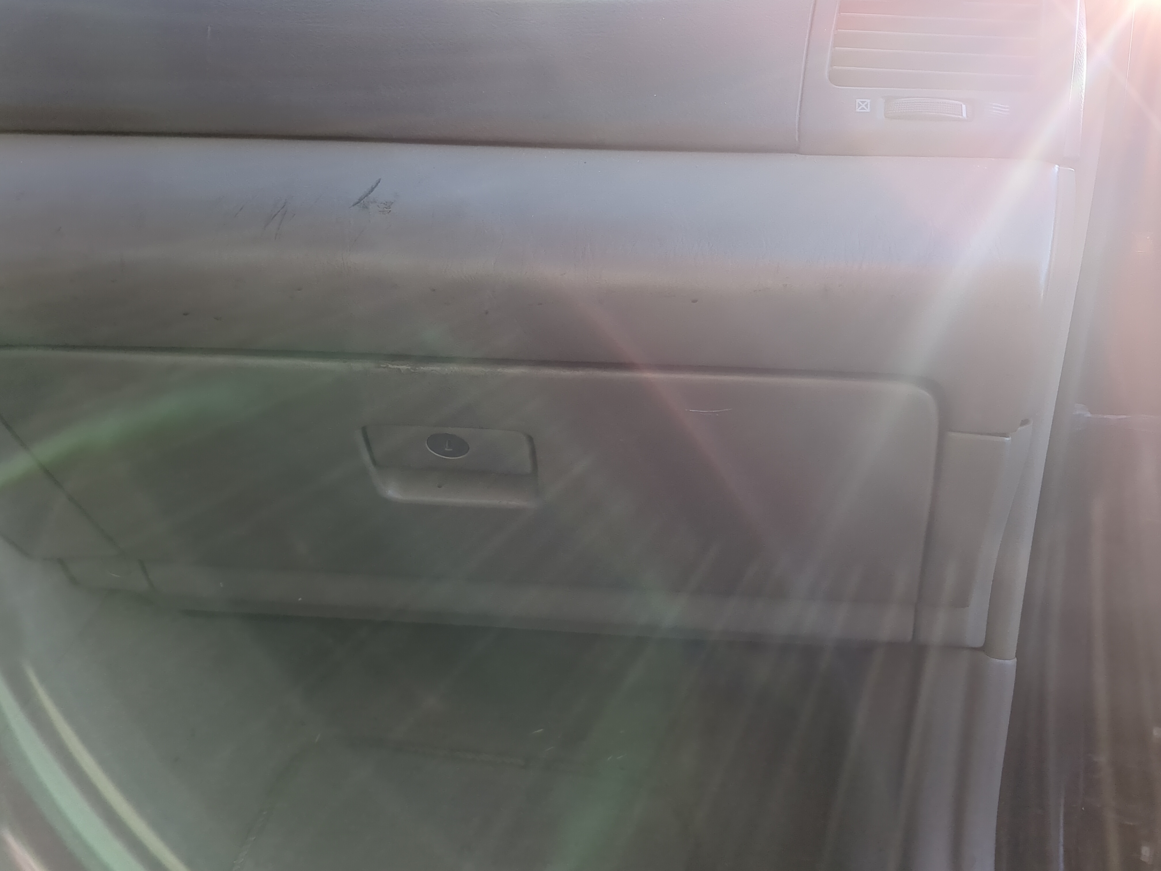 2005 Toyota Camry Passenger Glove Box Door Storage Compartment 1187297 - Oemusedautoparts1.com